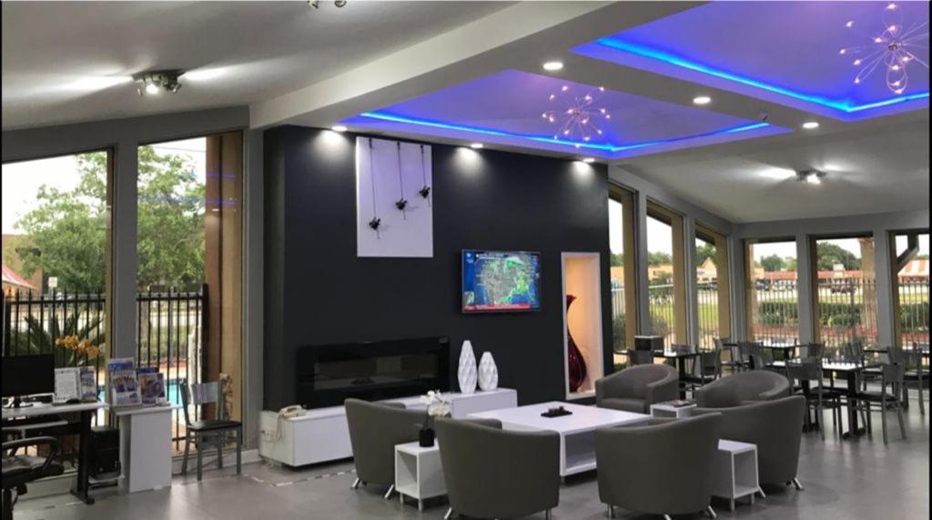 Americas Best Value Inn Angleton photo 3
