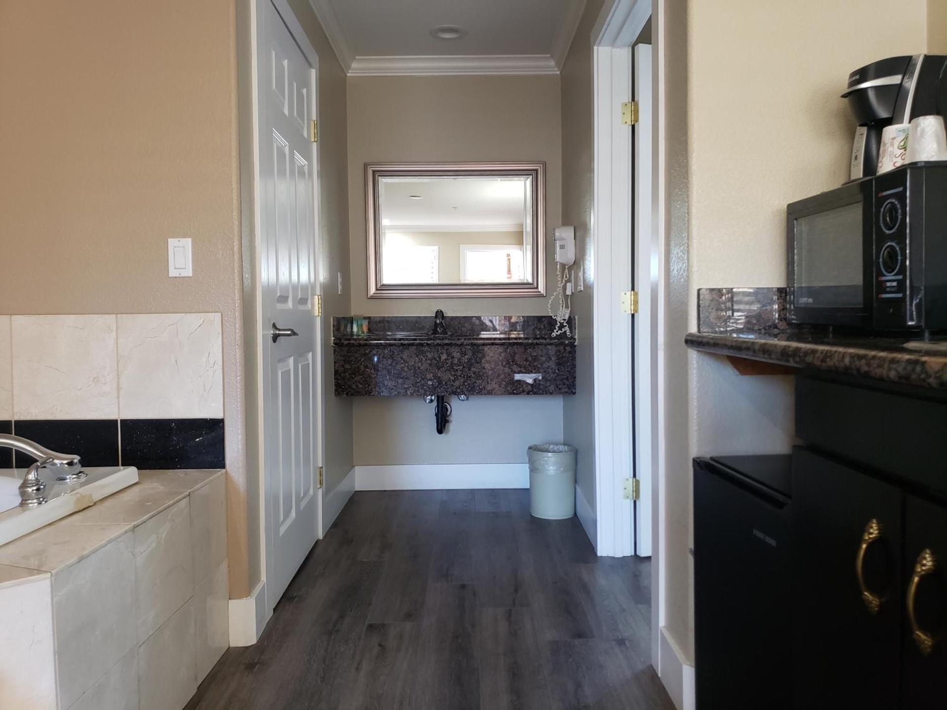 Fairview Inn & Suites photo 24