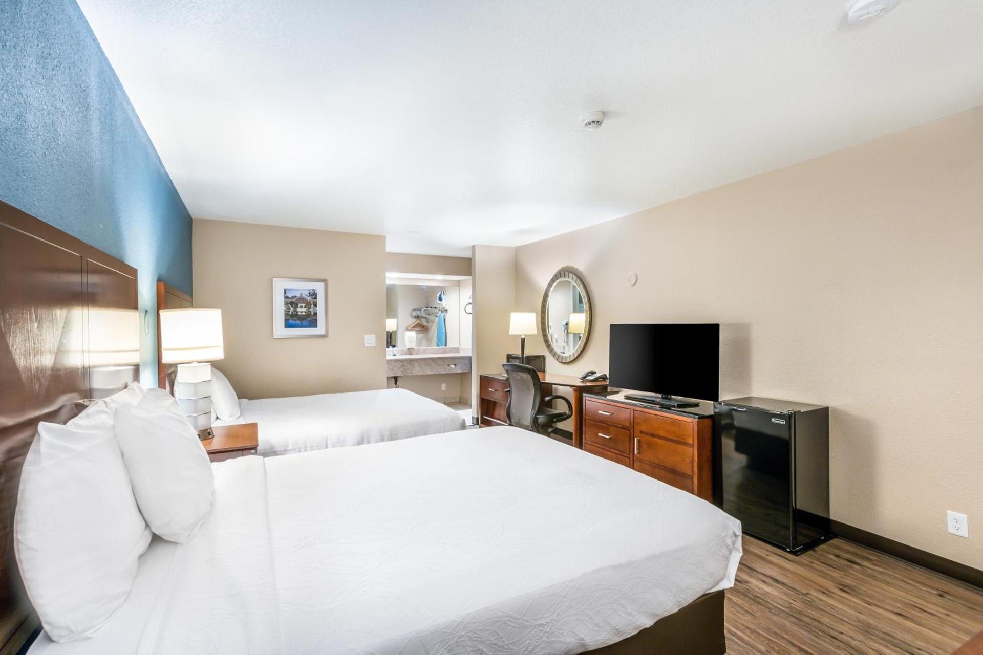 Hotel Hacienda at Ontario Ranch photo 11