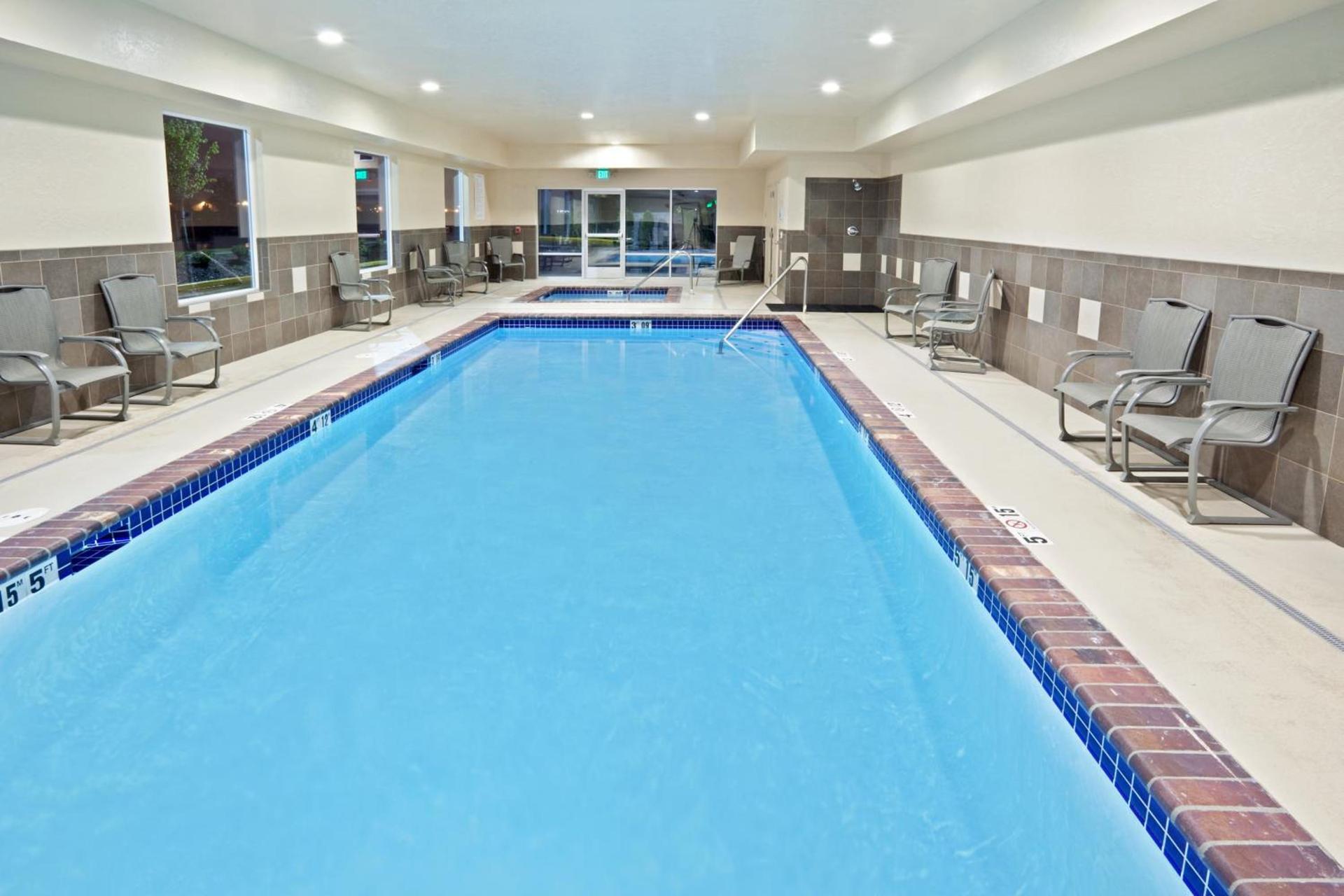 Holiday Inn Express and Suites Sumner by IHG photo 5