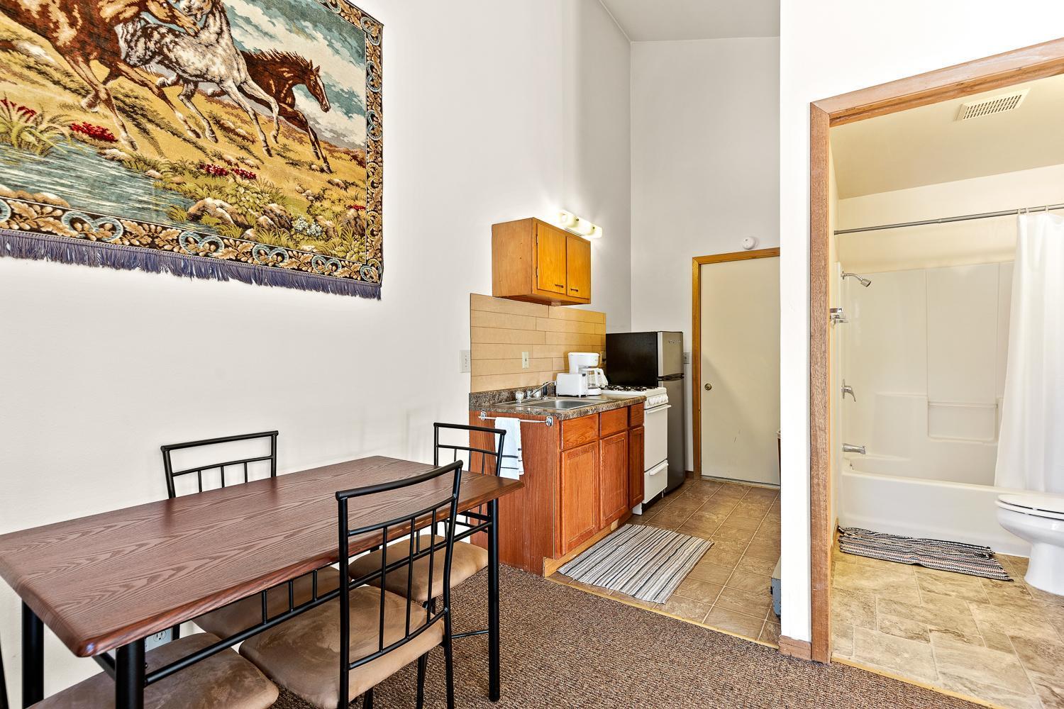 Harney Camp Cabins photo 11