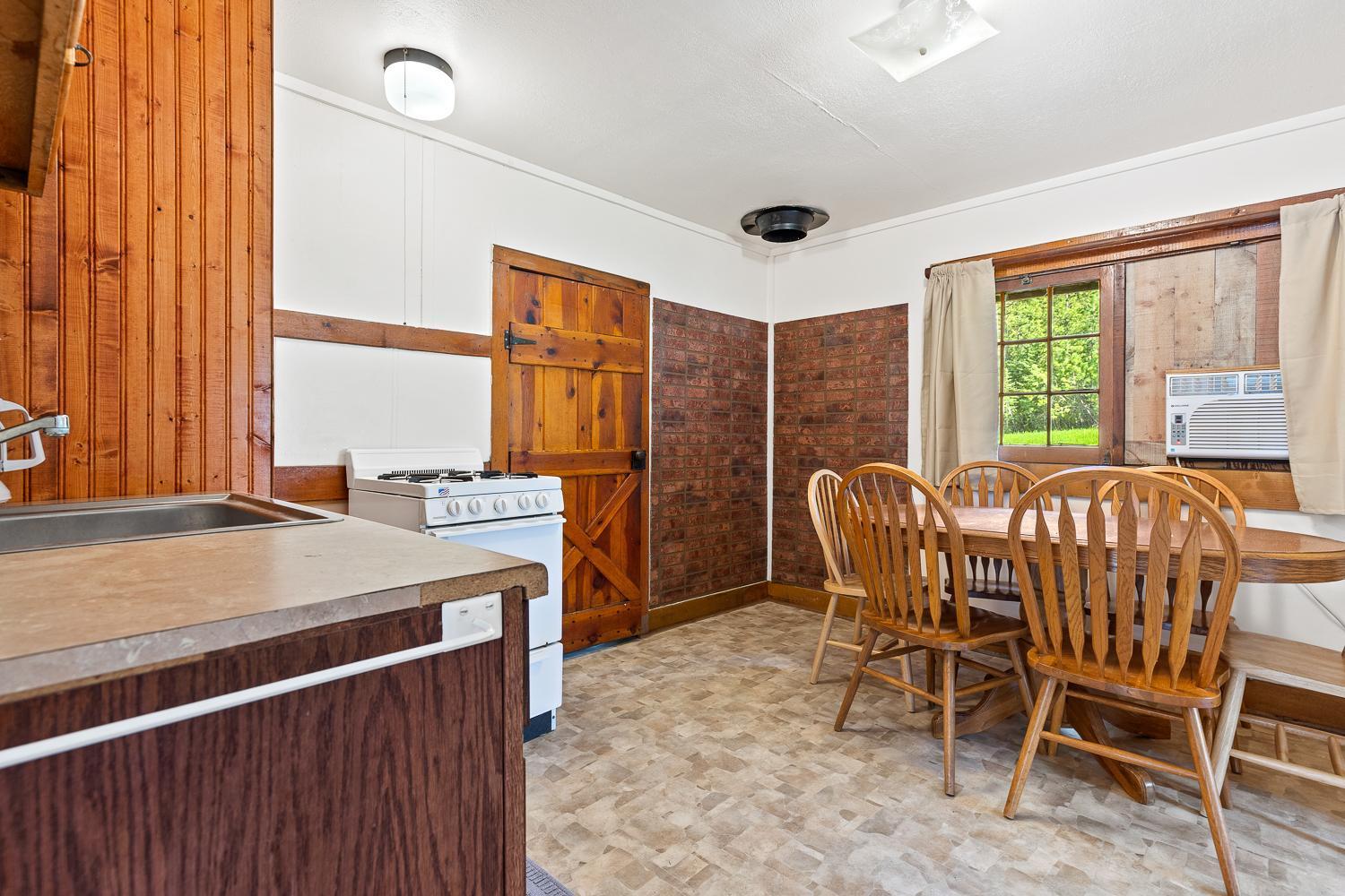 Harney Camp Cabins photo 17