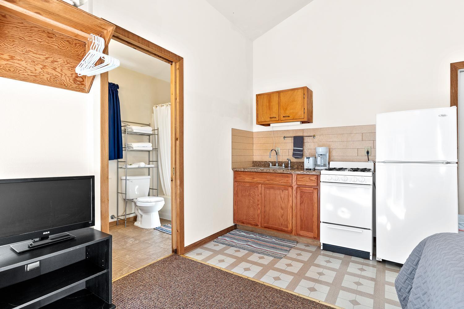 Harney Camp Cabins photo 23