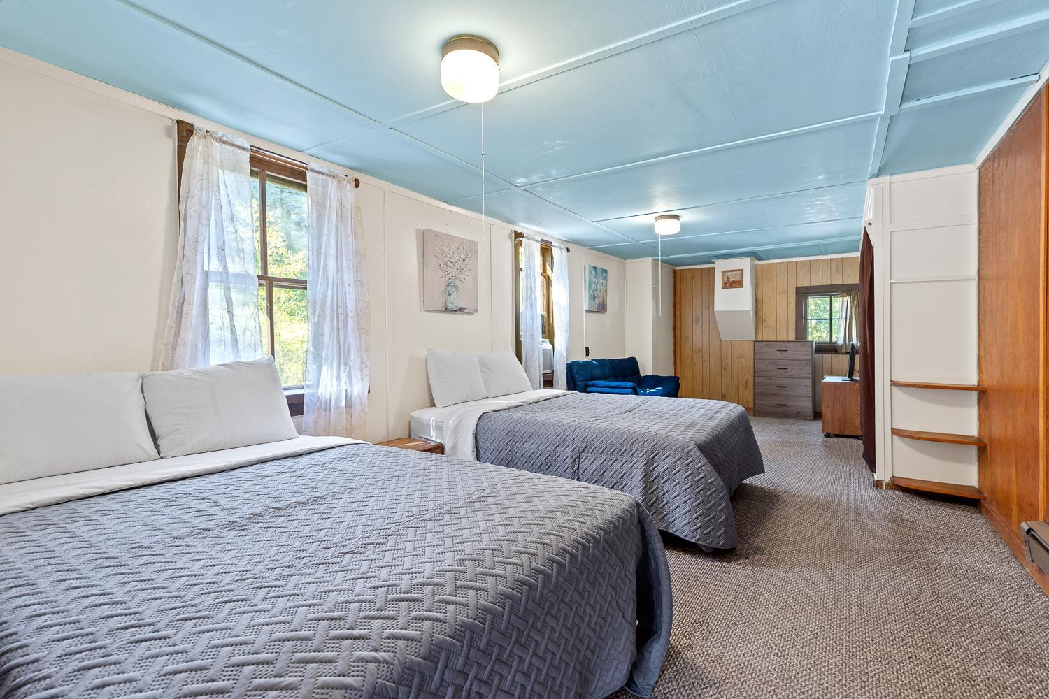 Harney Camp Cabins photo 27
