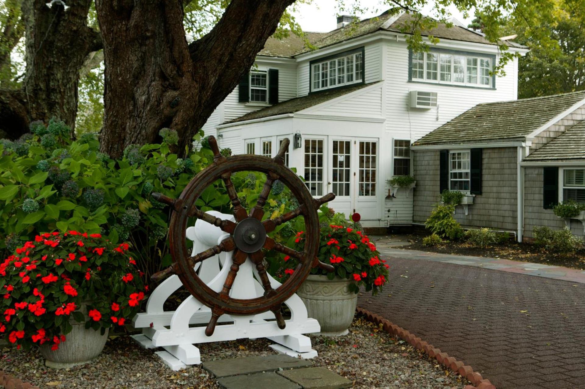 Captain's House Inn photo 65
