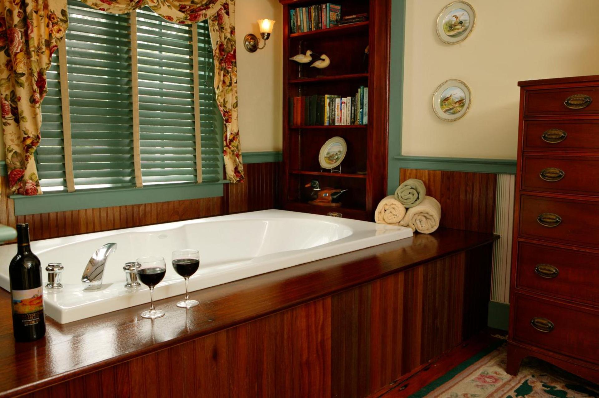 Captain's House Inn photo 29