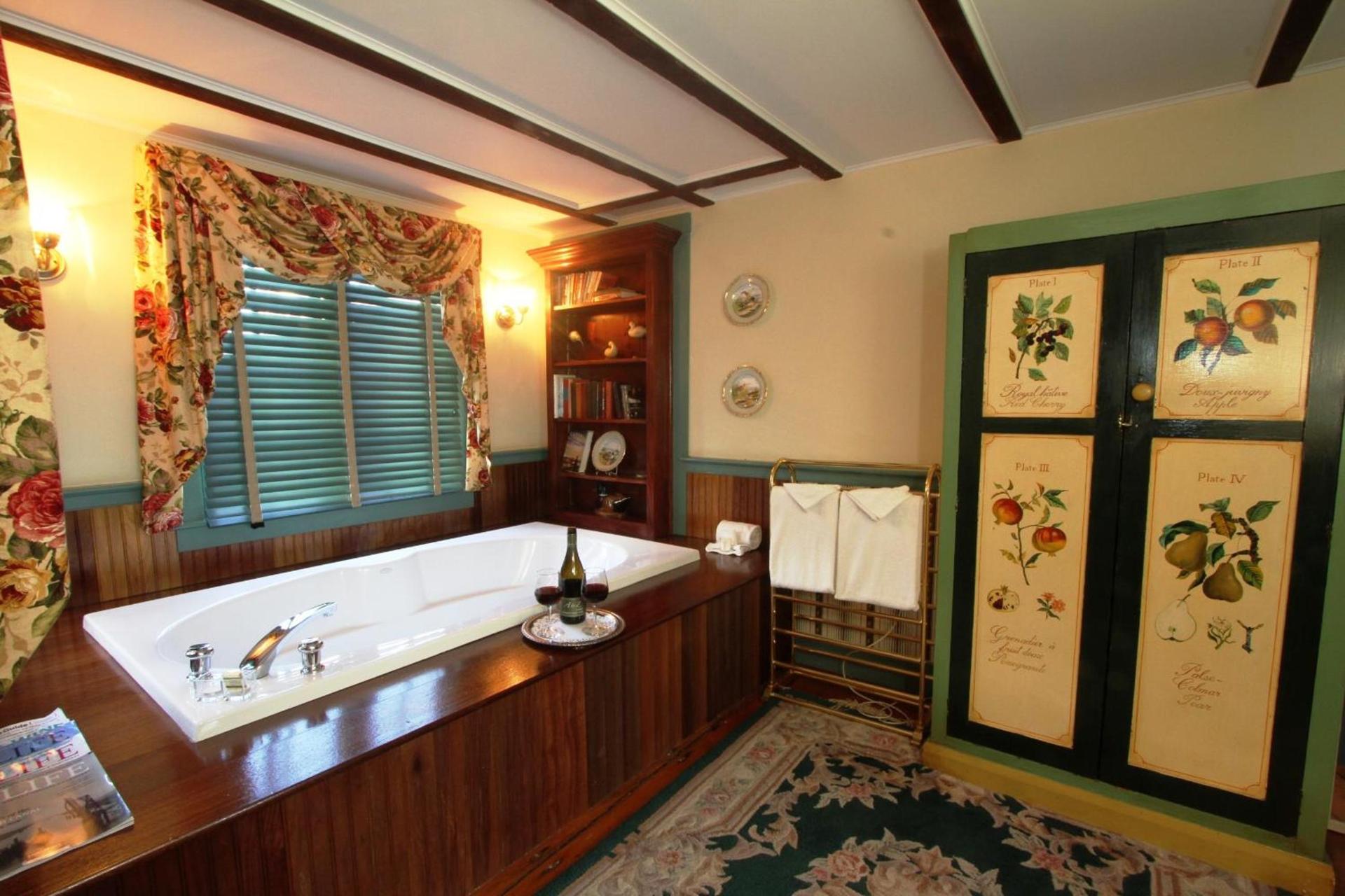 Captain's House Inn photo 48