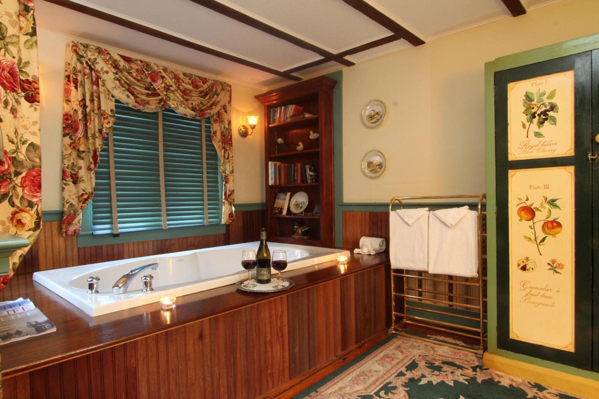 Captain's House Inn photo 50