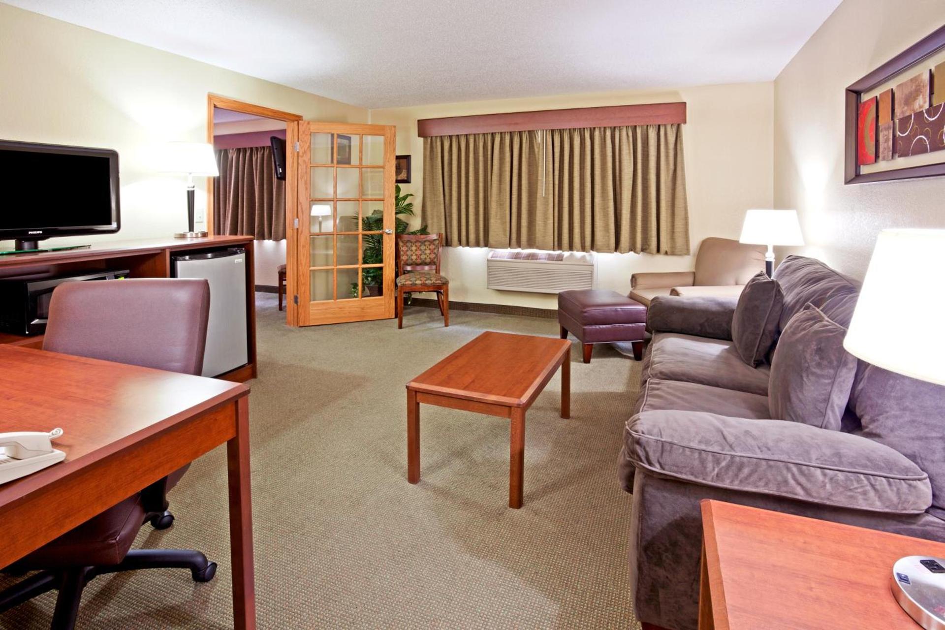 AmericInn by Wyndham Fargo West Acres photo 46