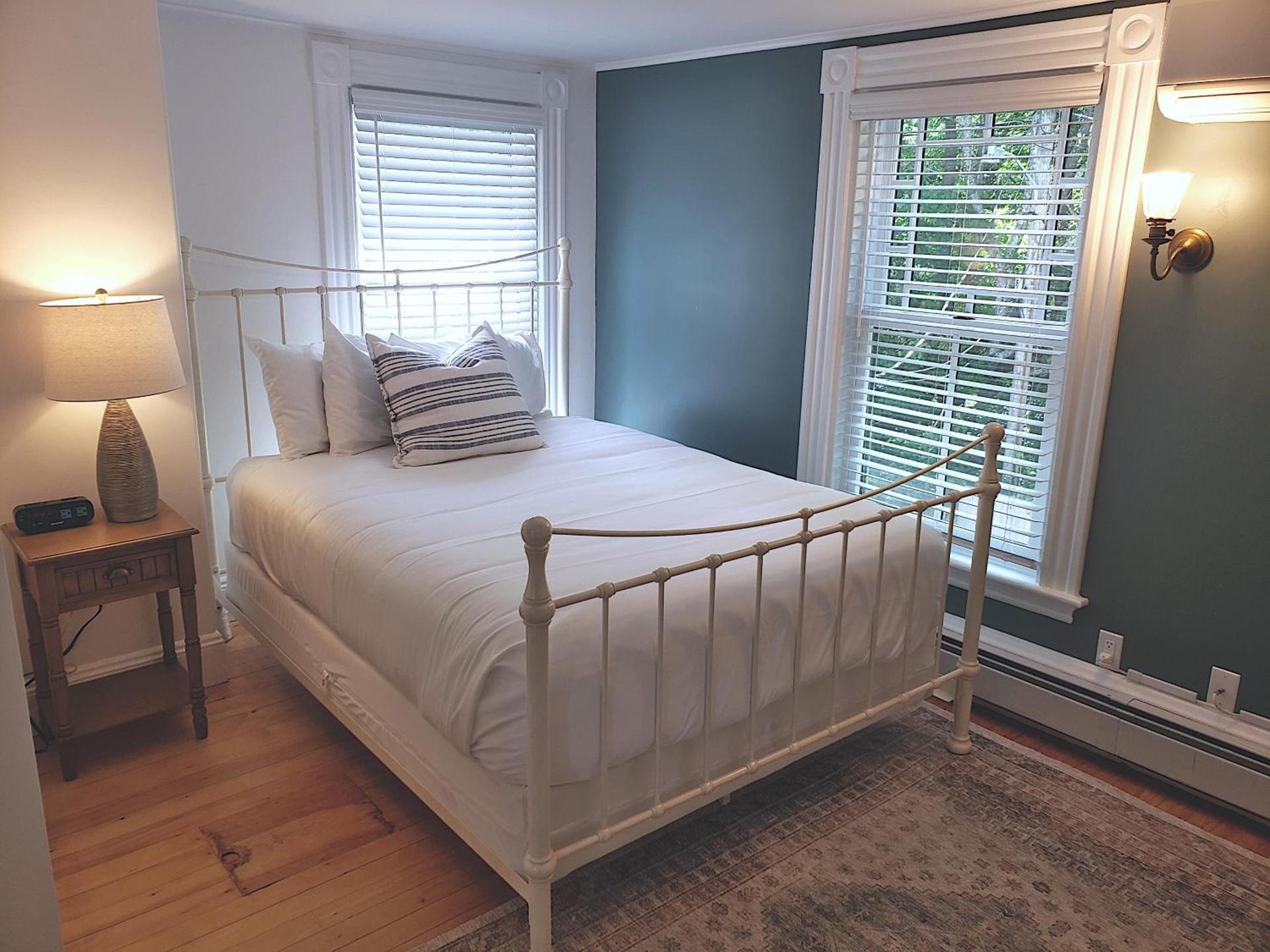 Sand Bar Cottage Inn photo 53