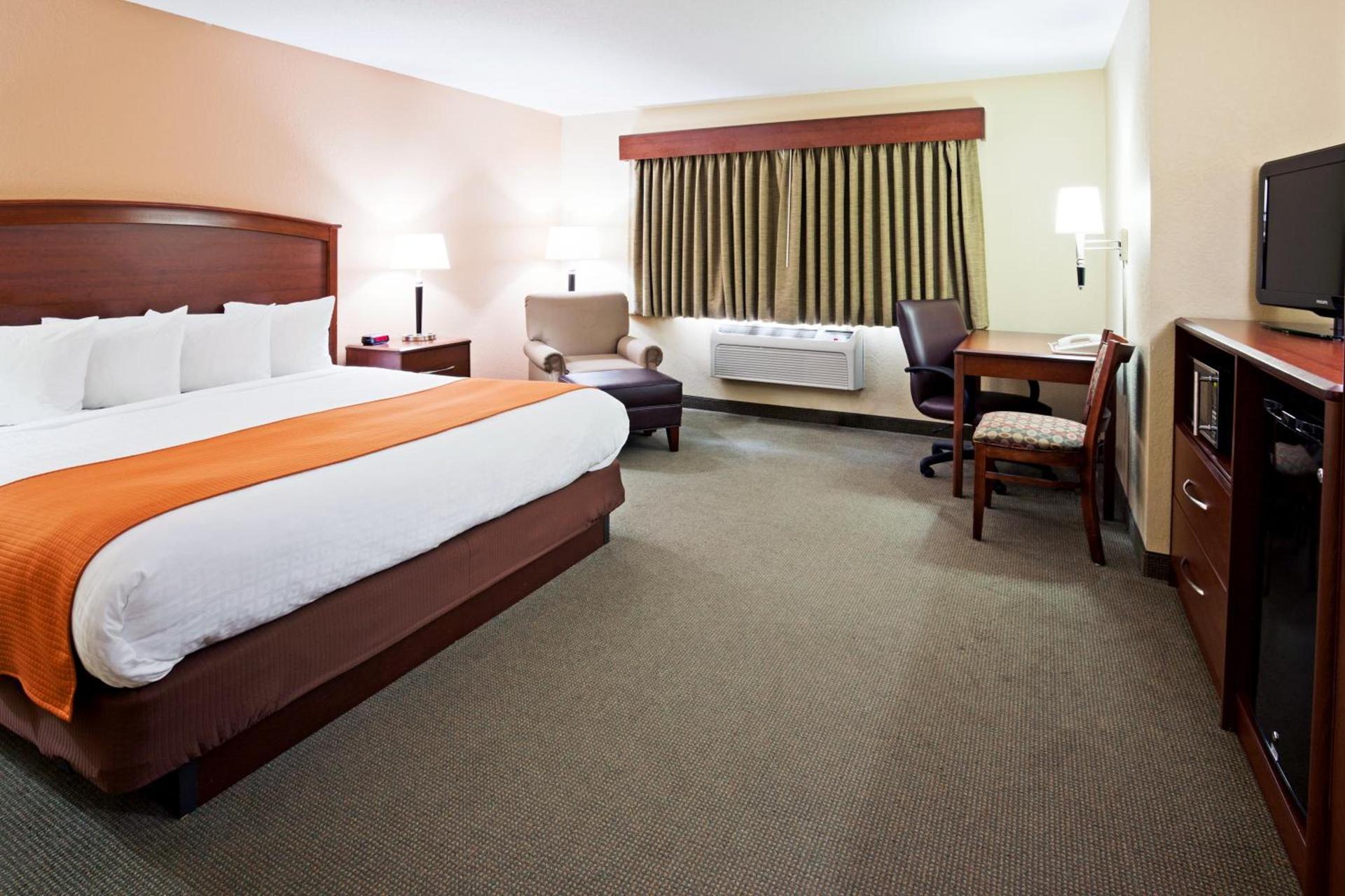 AmericInn by Wyndham Fargo West Acres photo 47