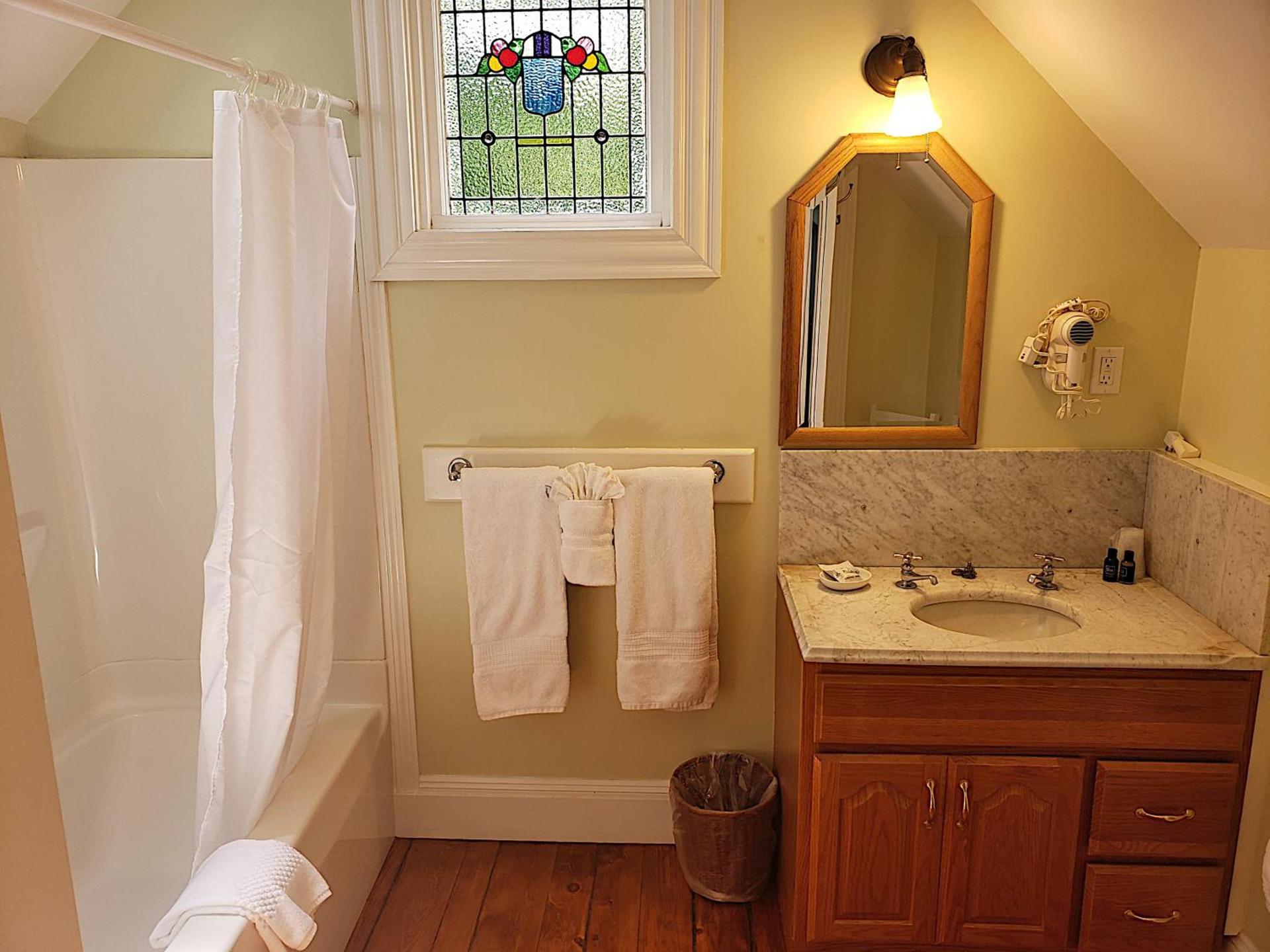 Sand Bar Cottage Inn photo 58
