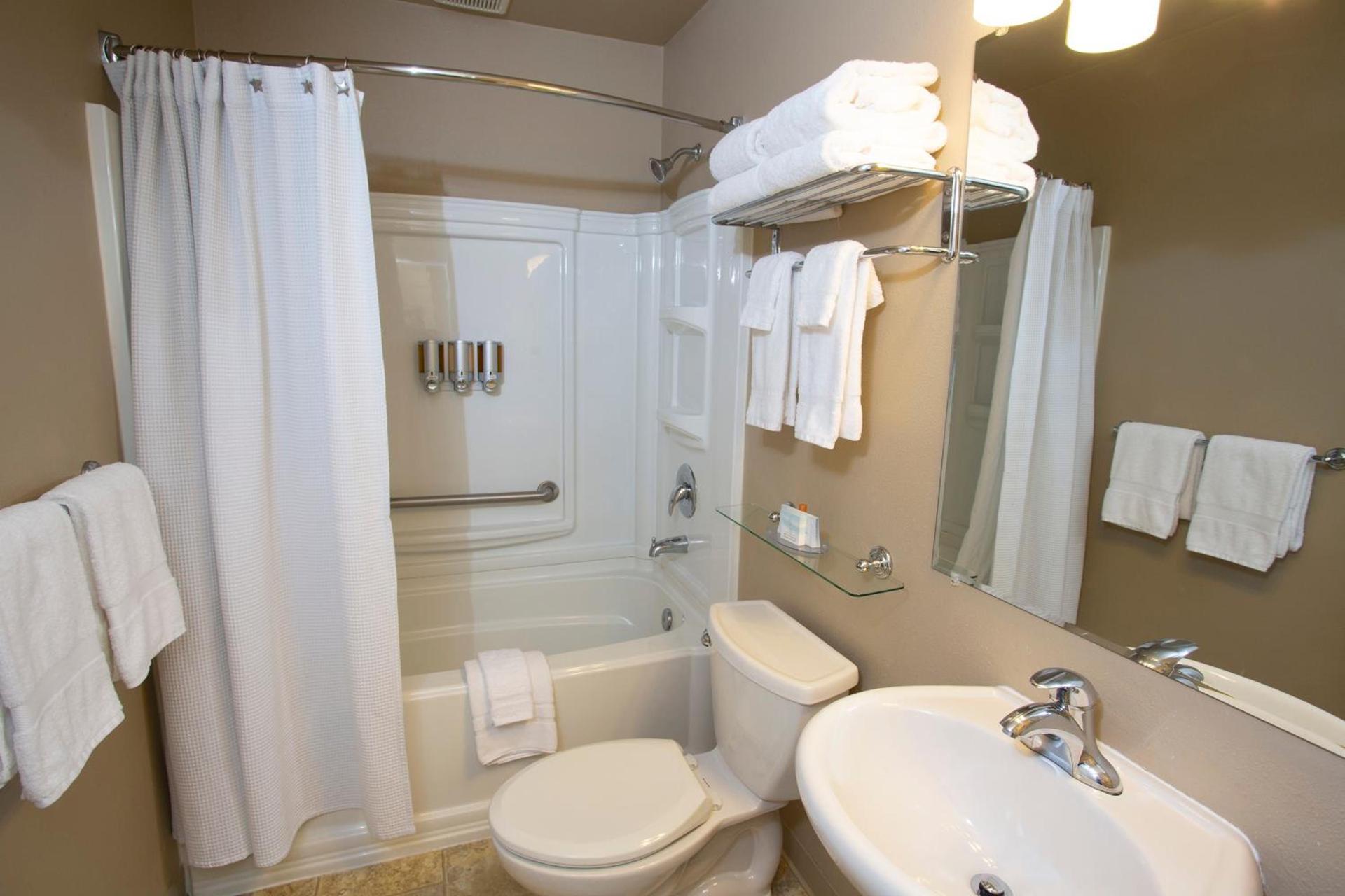 Lakeshore Inn photo 13