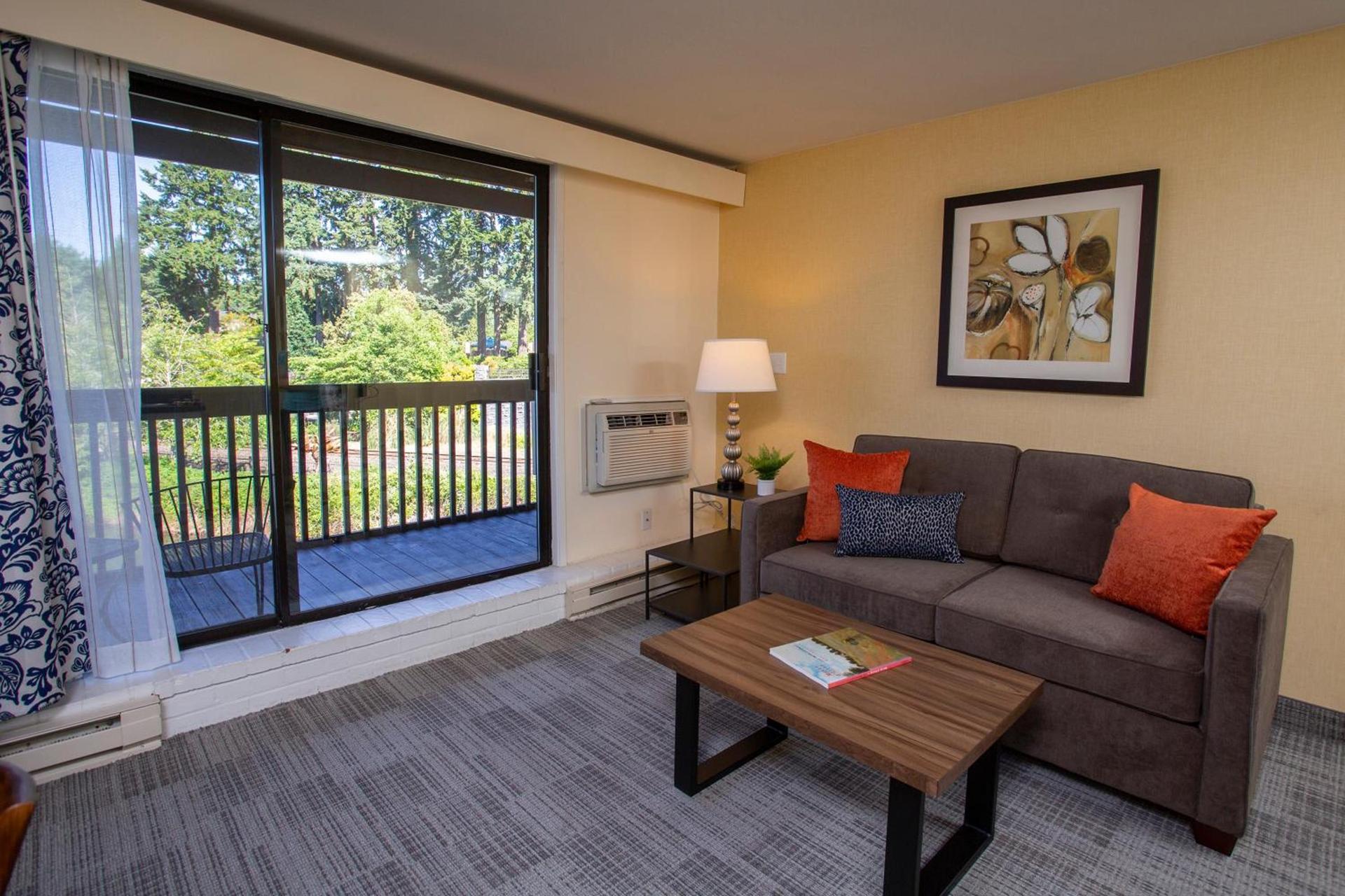 Lakeshore Inn photo 17