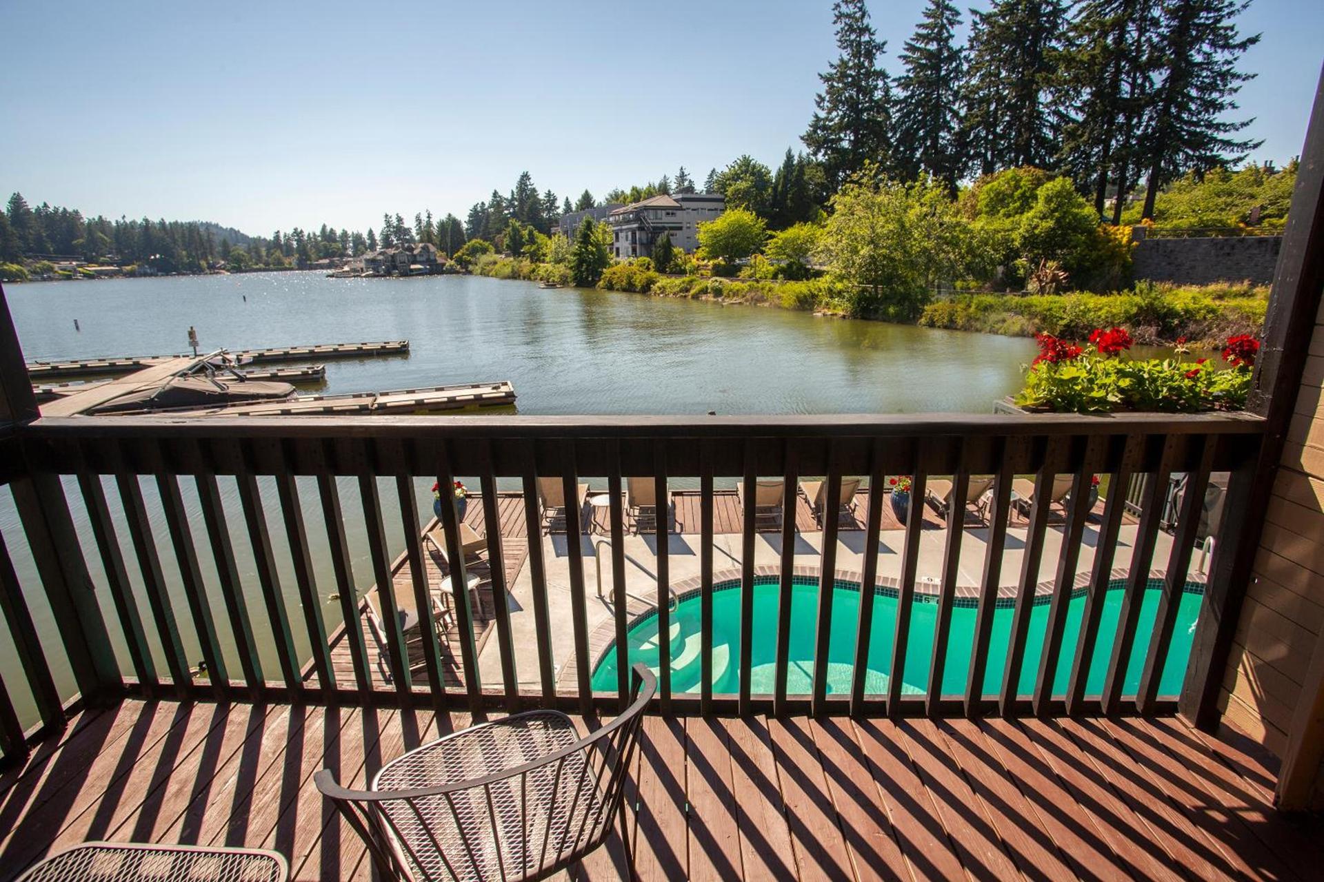 Lakeshore Inn photo 24