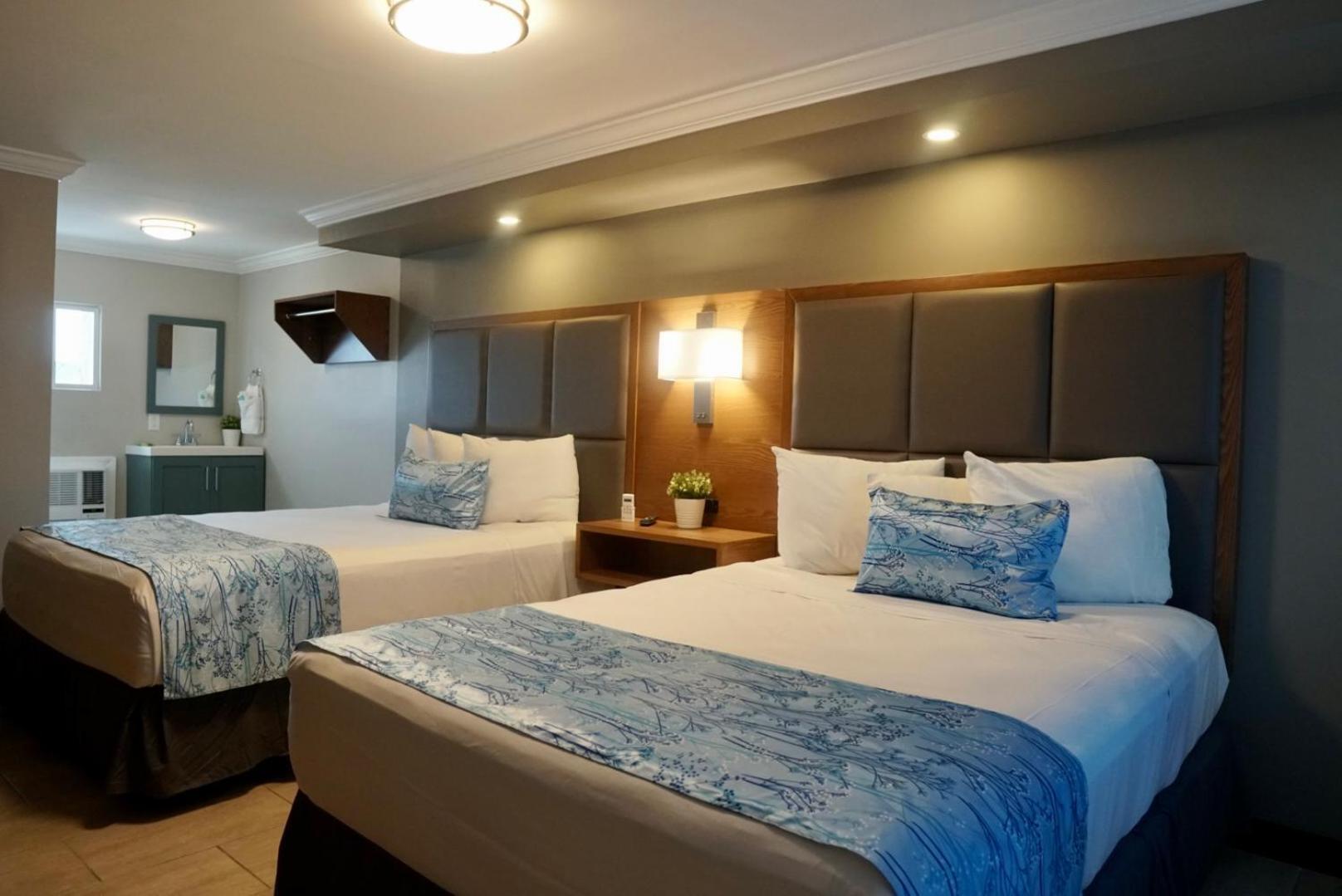 Coastal Sands Inn photo 39