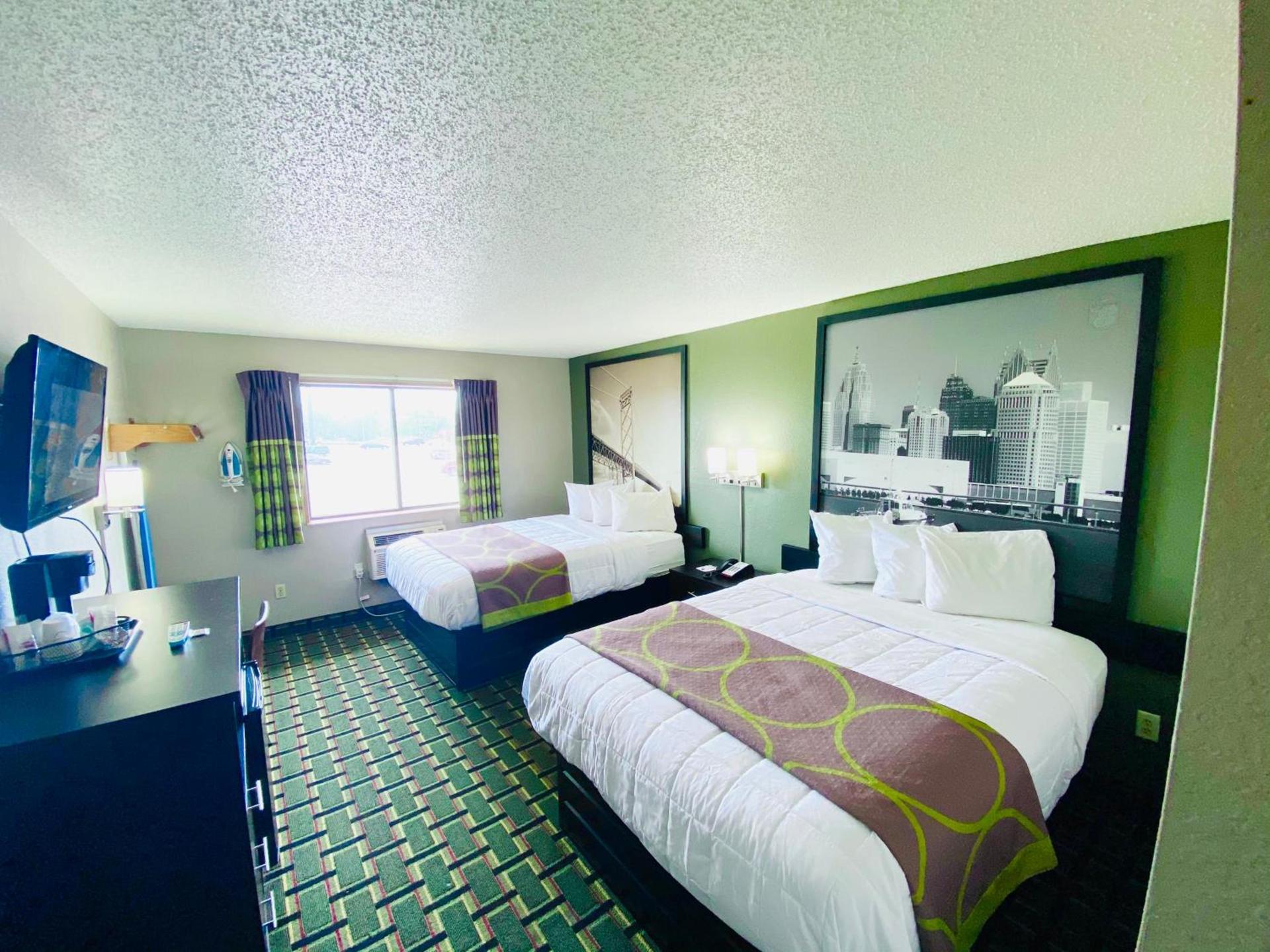 Super 8 Grand Rapids City Center photo 11