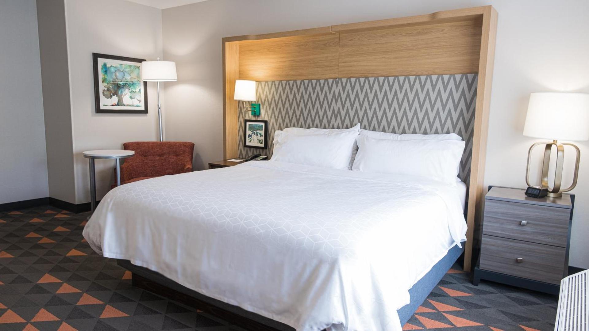 Holiday Inn & Suites Philadelphia W - Drexel Hill by IHG photo 42