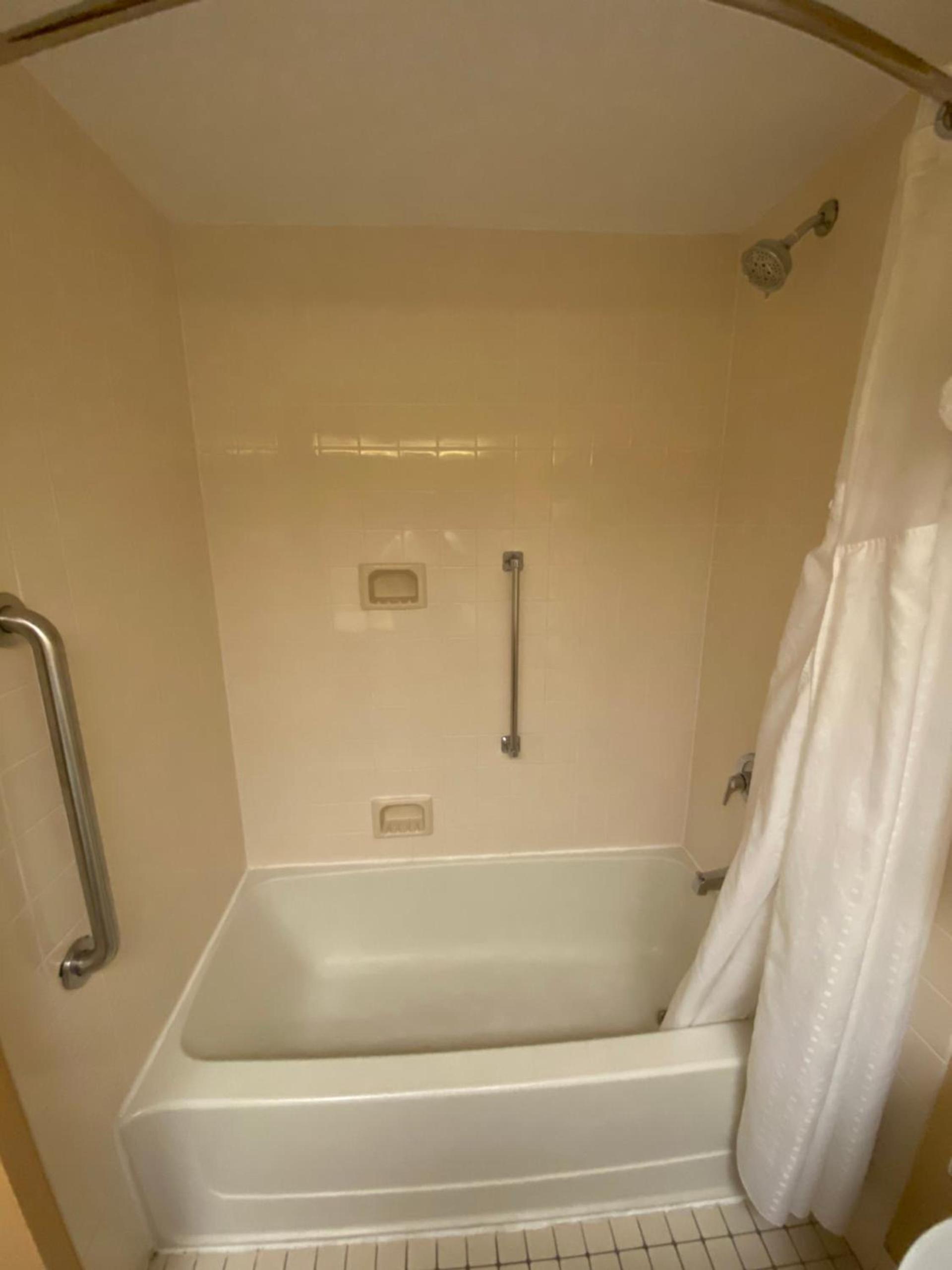 DoubleTree by Hilton Austin, MN photo 34