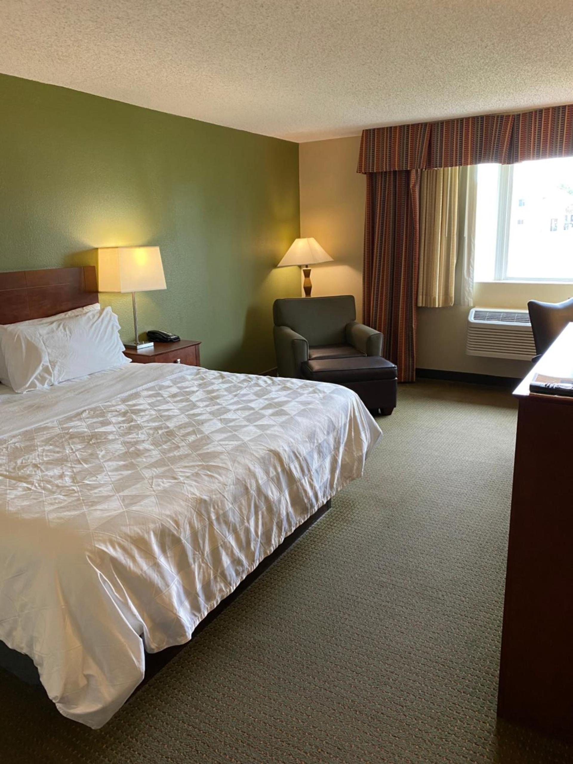 DoubleTree by Hilton Austin, MN photo 38