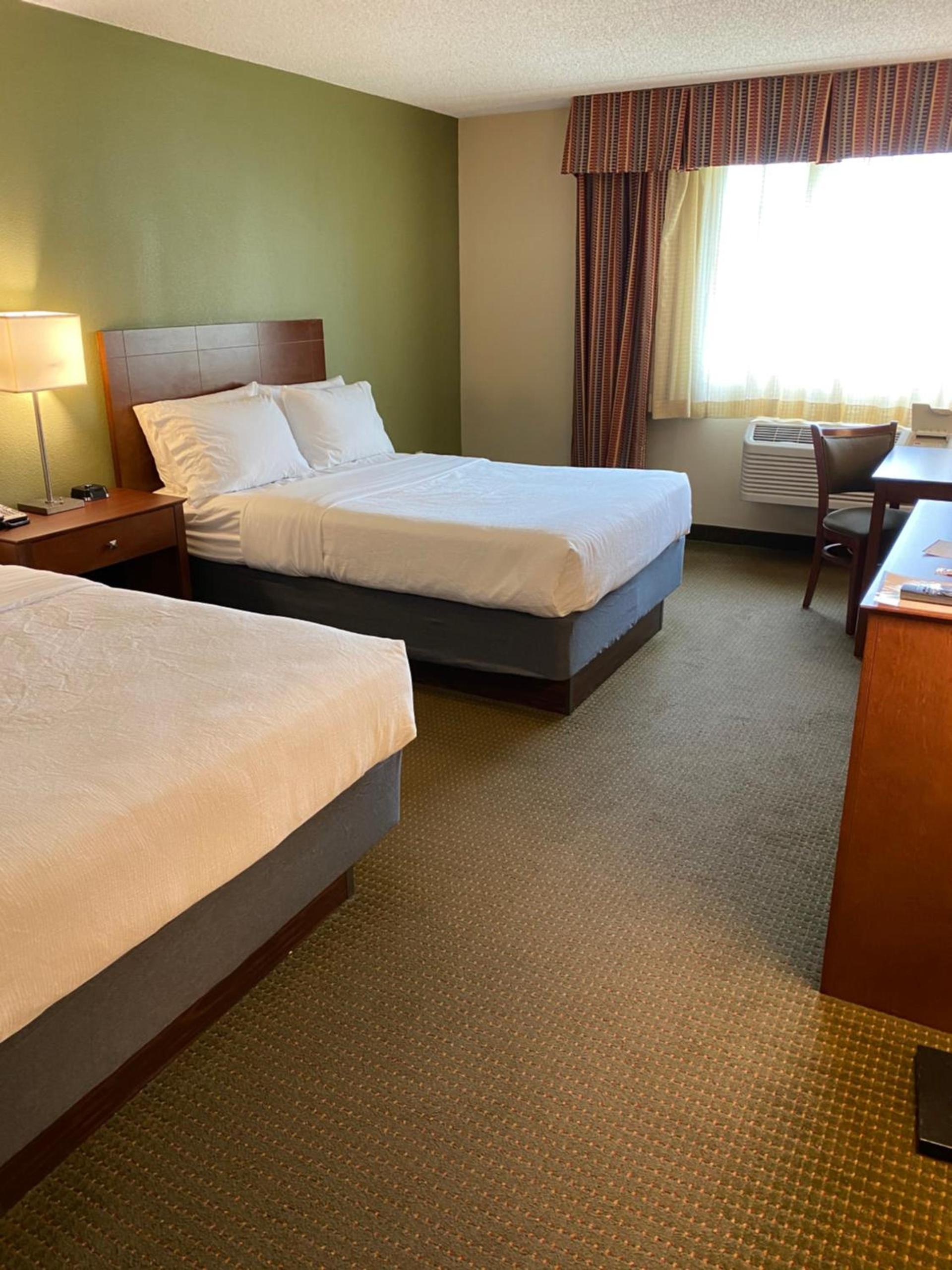 DoubleTree by Hilton Austin, MN photo 41