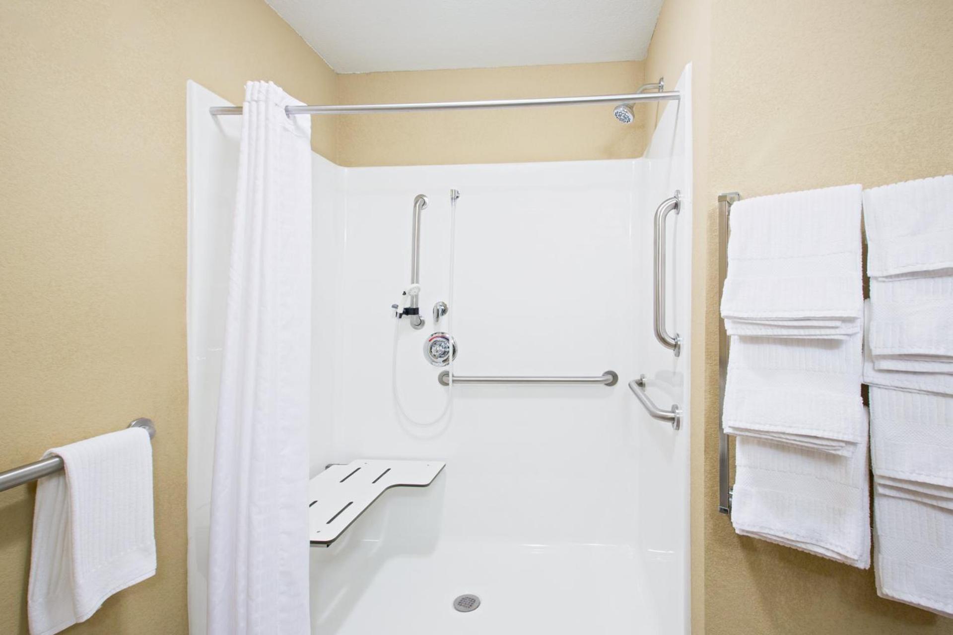 Candlewood Suites Pittsburgh-Cranberry by IHG photo 26