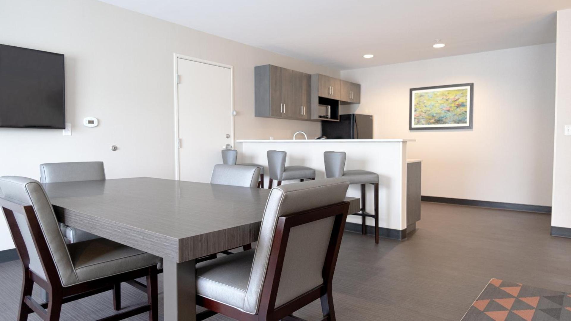 Holiday Inn & Suites Philadelphia W - Drexel Hill by IHG photo 53