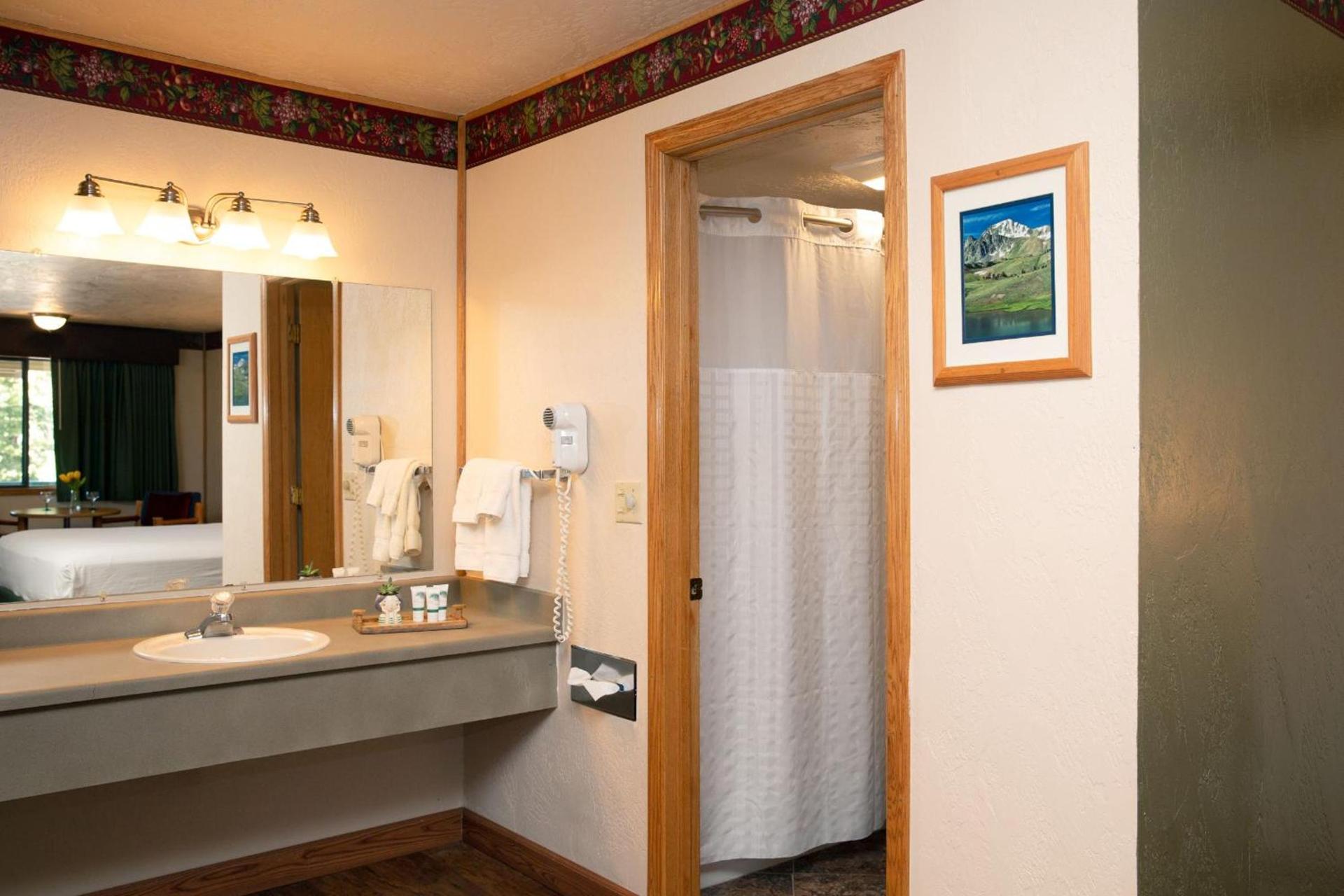 Timbers Motel photo 11