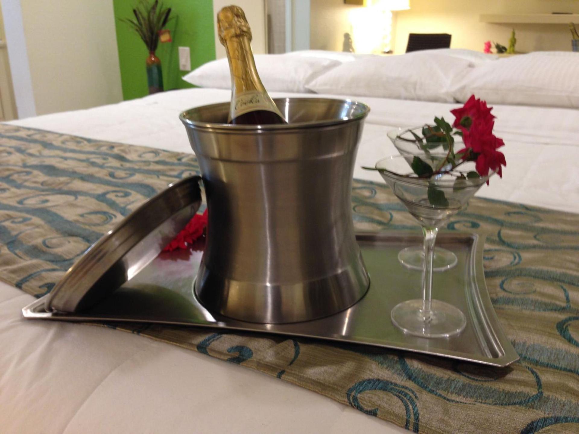 Romantic Inn & Suites photo 7