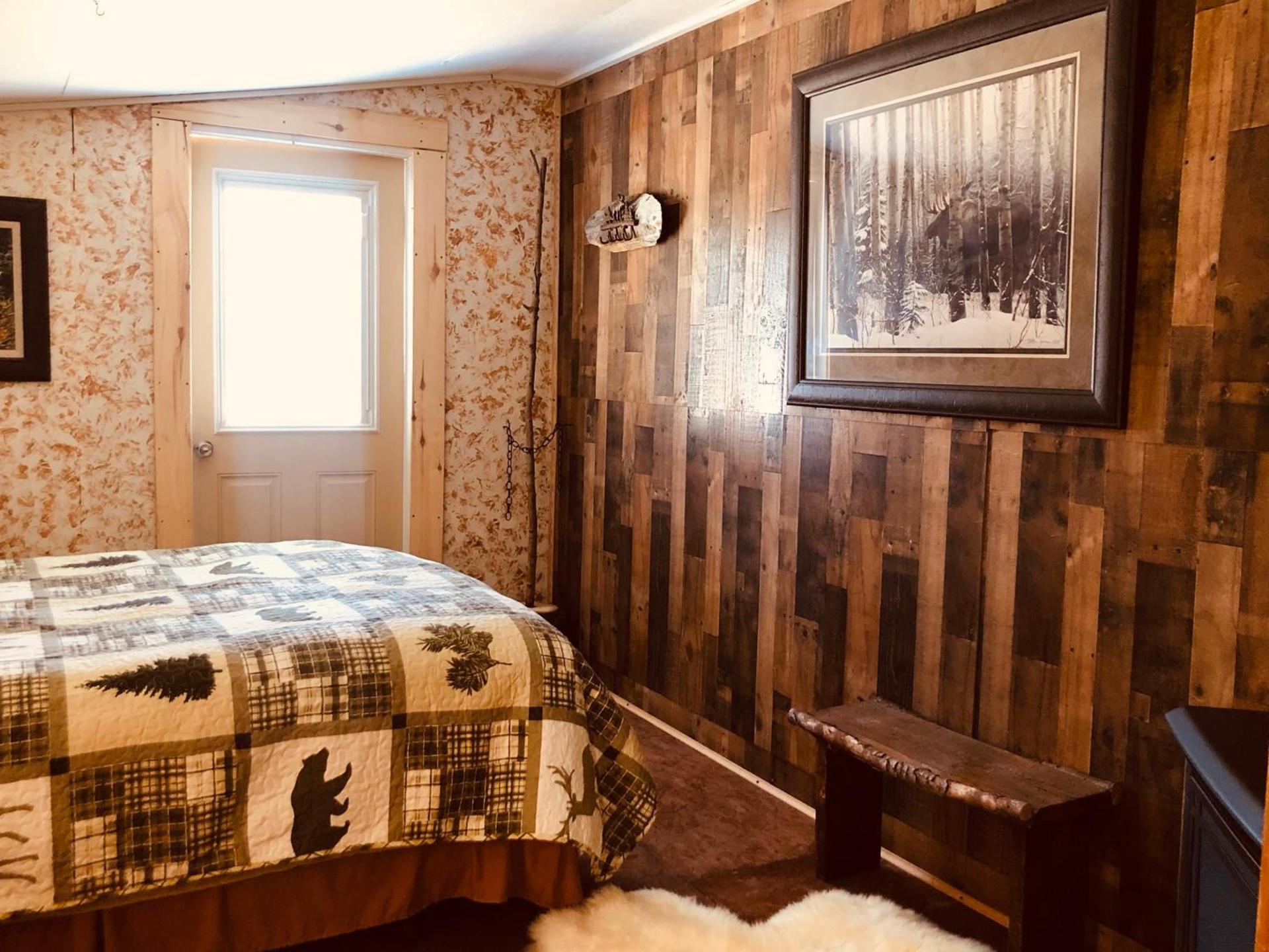 Wrangell Mountain Lodge- Private Bathroom with shower photo 37