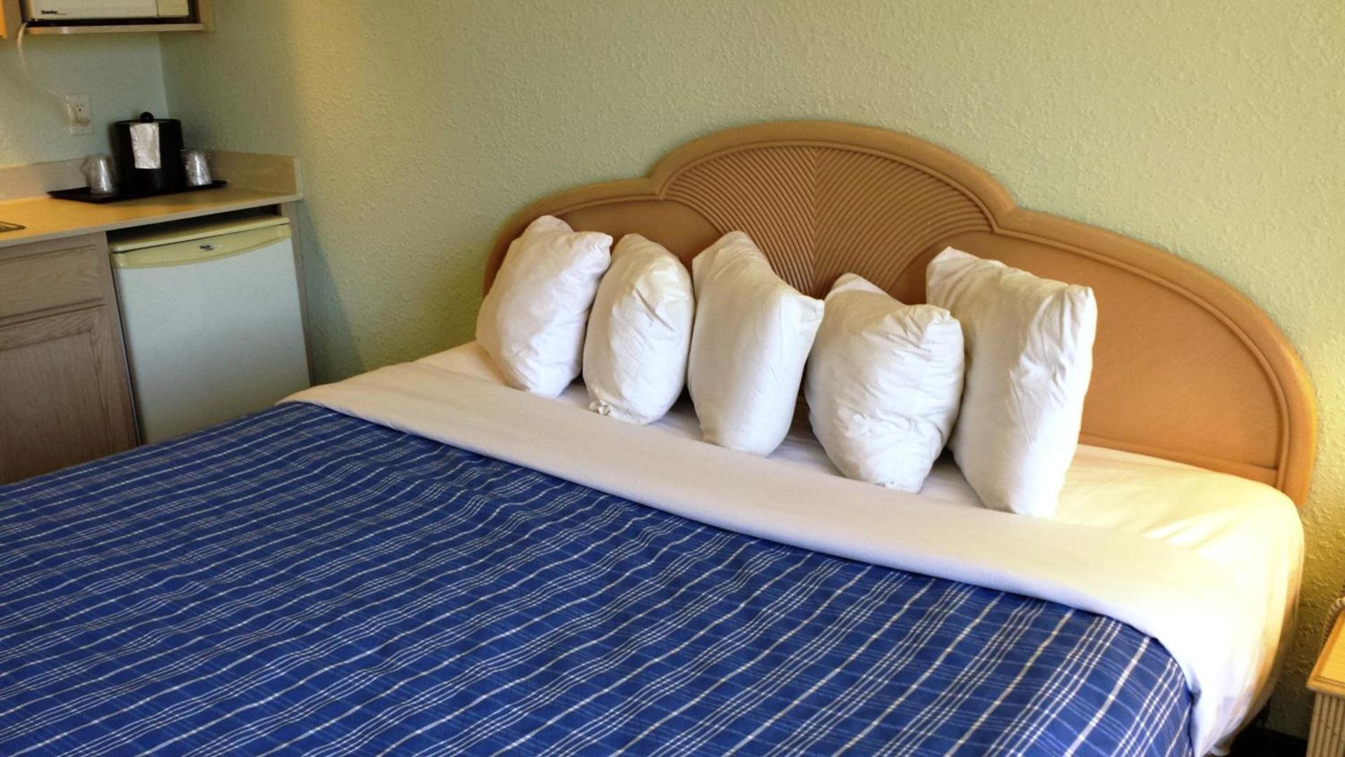 Cocoa Beach Suites Hotel photo 10