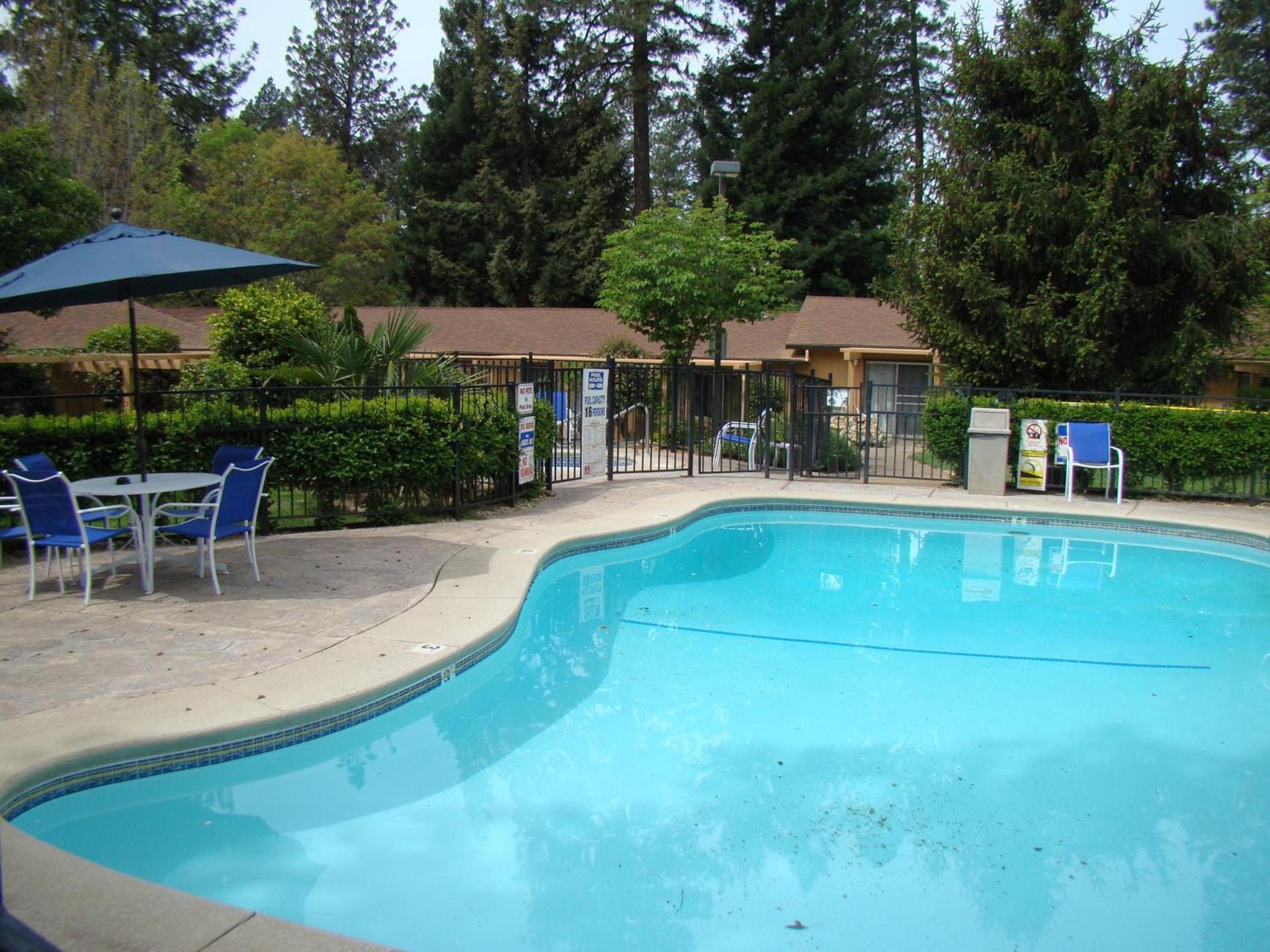 Ponderosa Gardens Motel photo 17