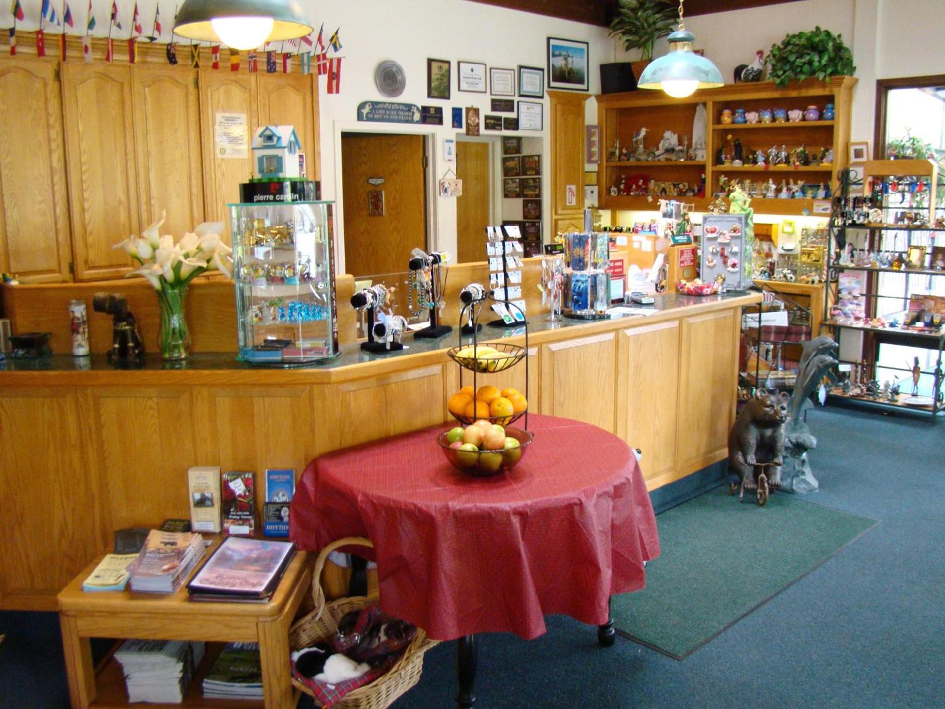 Ponderosa Gardens Motel photo 24