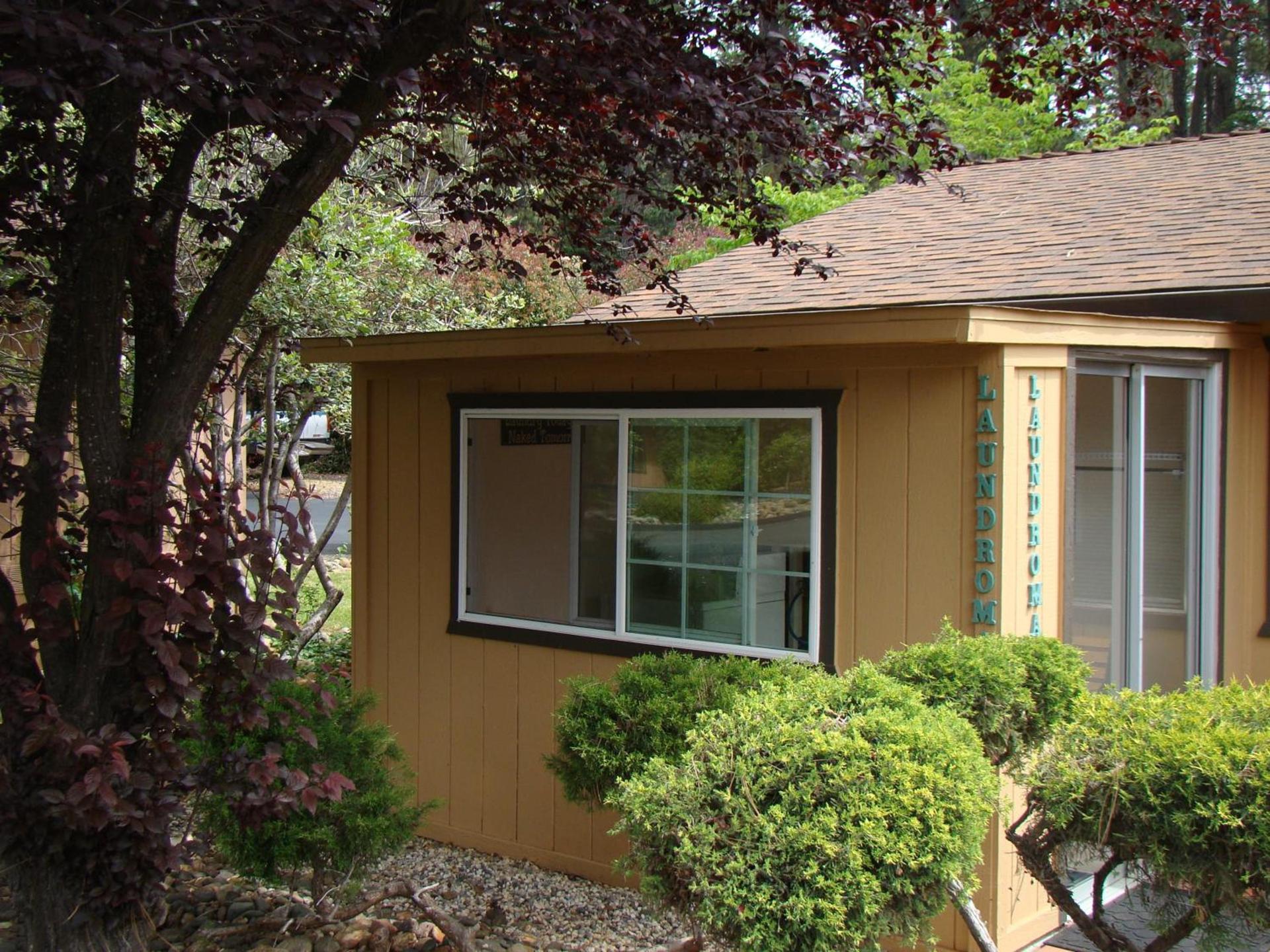 Ponderosa Gardens Motel photo 28