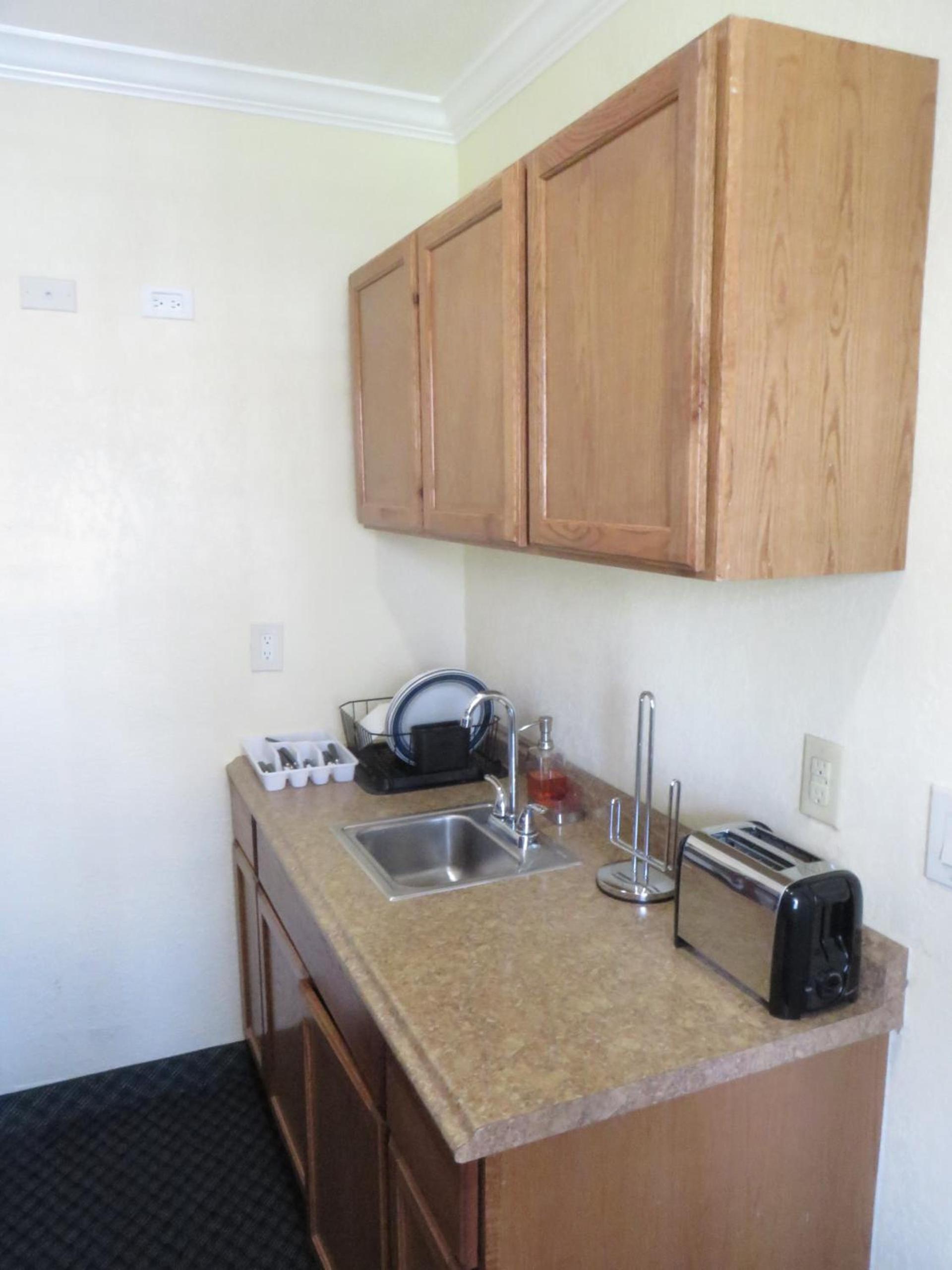 Best Inn & Suites photo 21