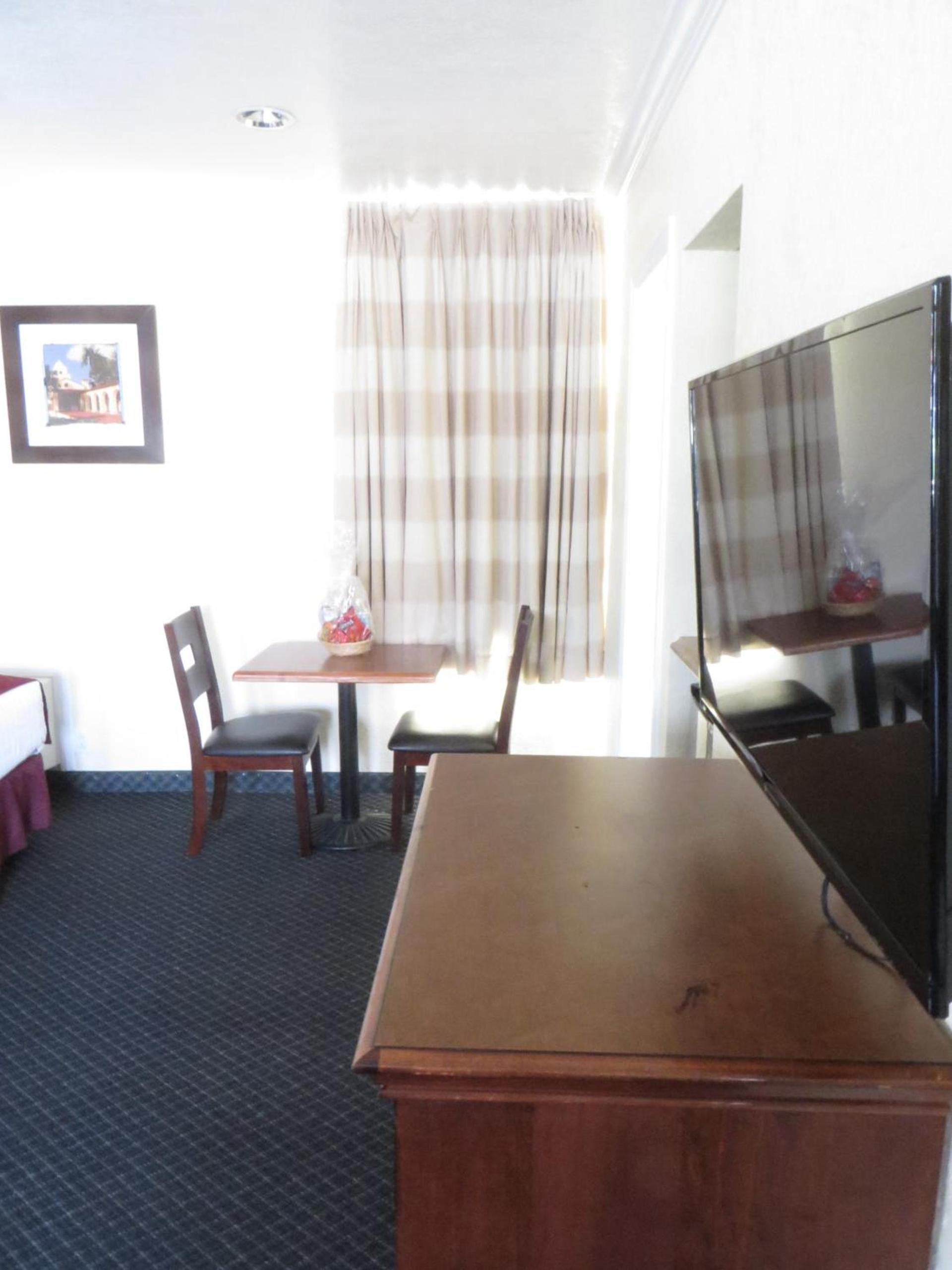 Best Inn & Suites photo 23