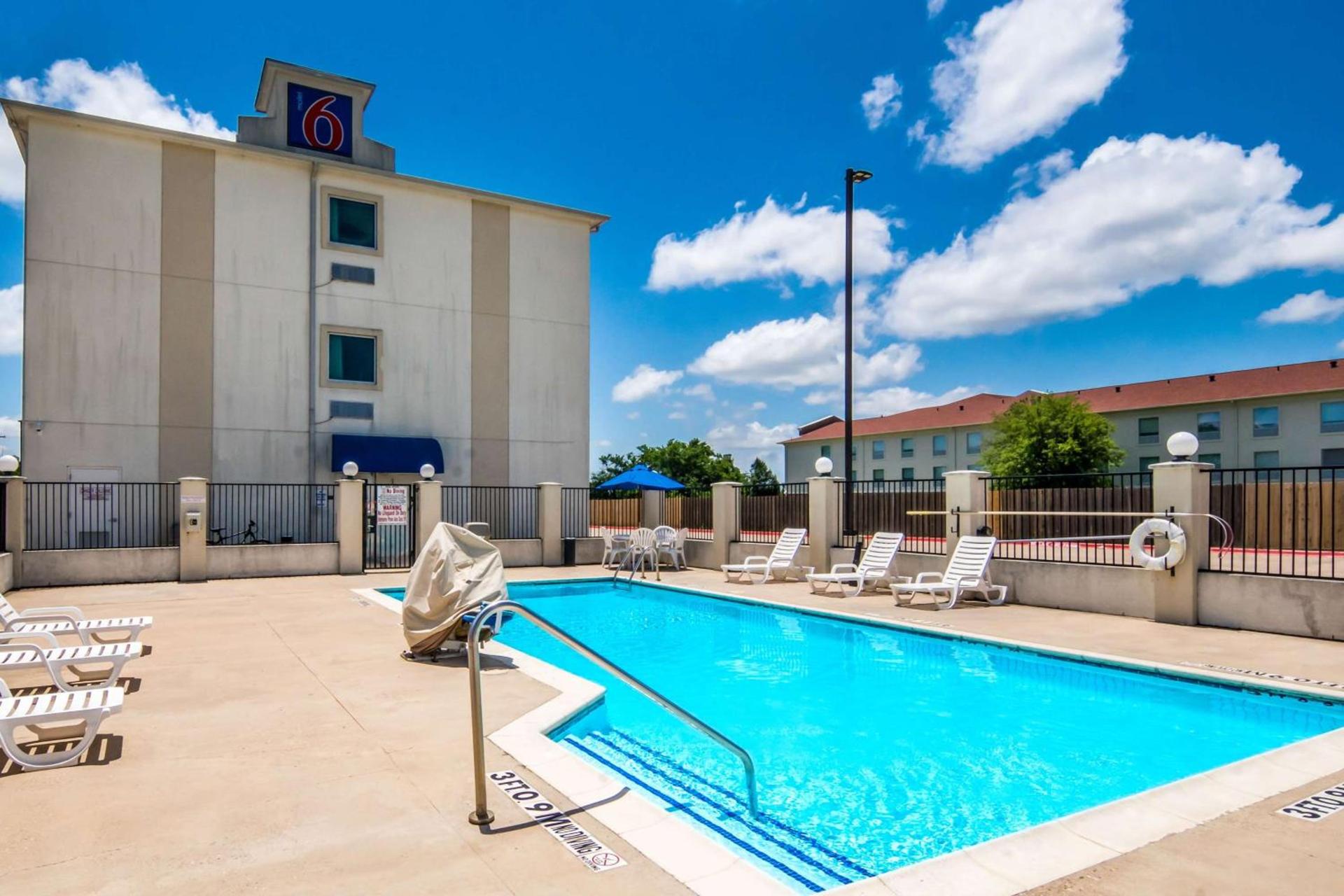 Motel 6-Cleburne, TX photo 7