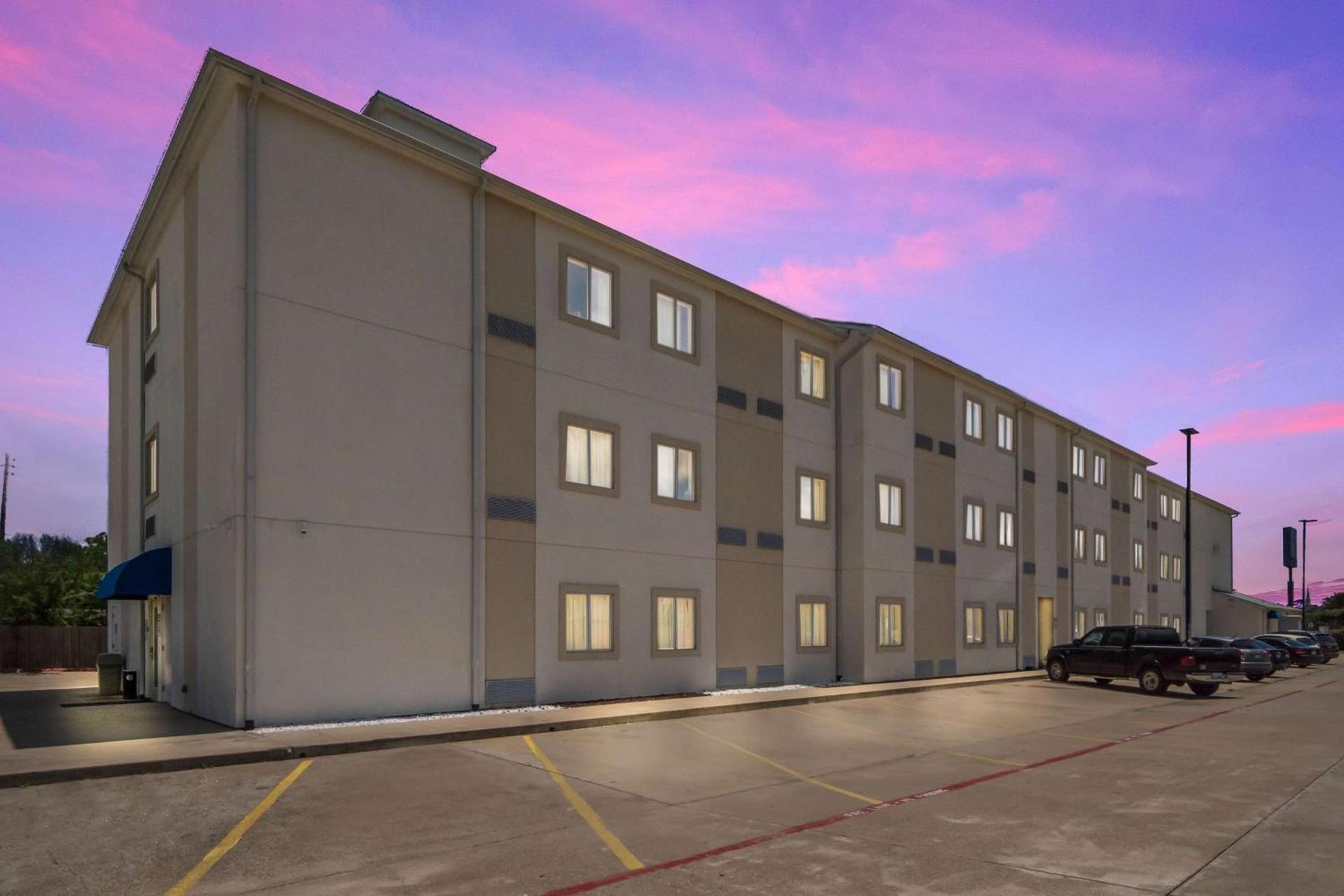 Motel 6-Cleburne, TX photo 3