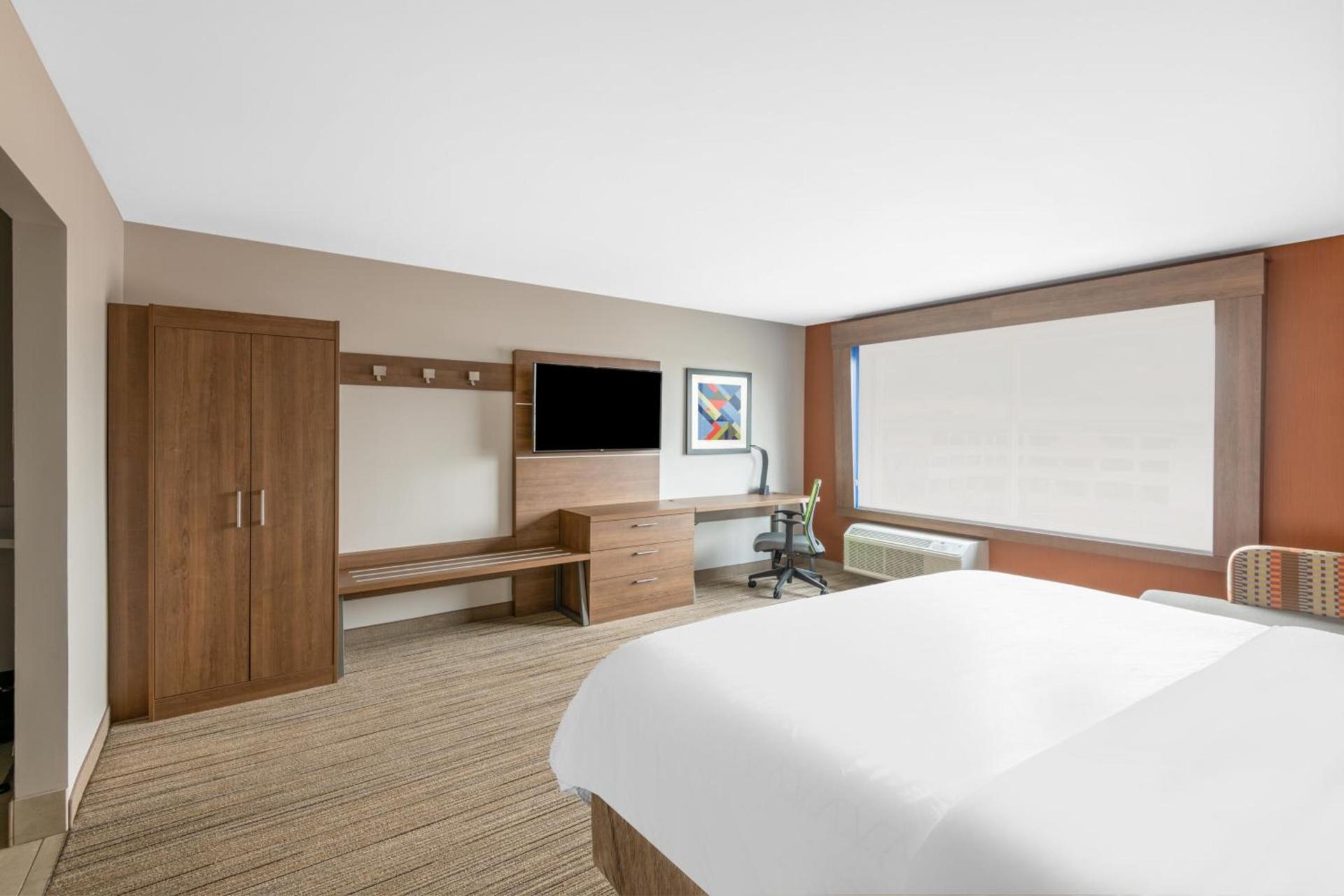 Holiday Inn Express & Suites - Phoenix - Airport North by IHG photo 77