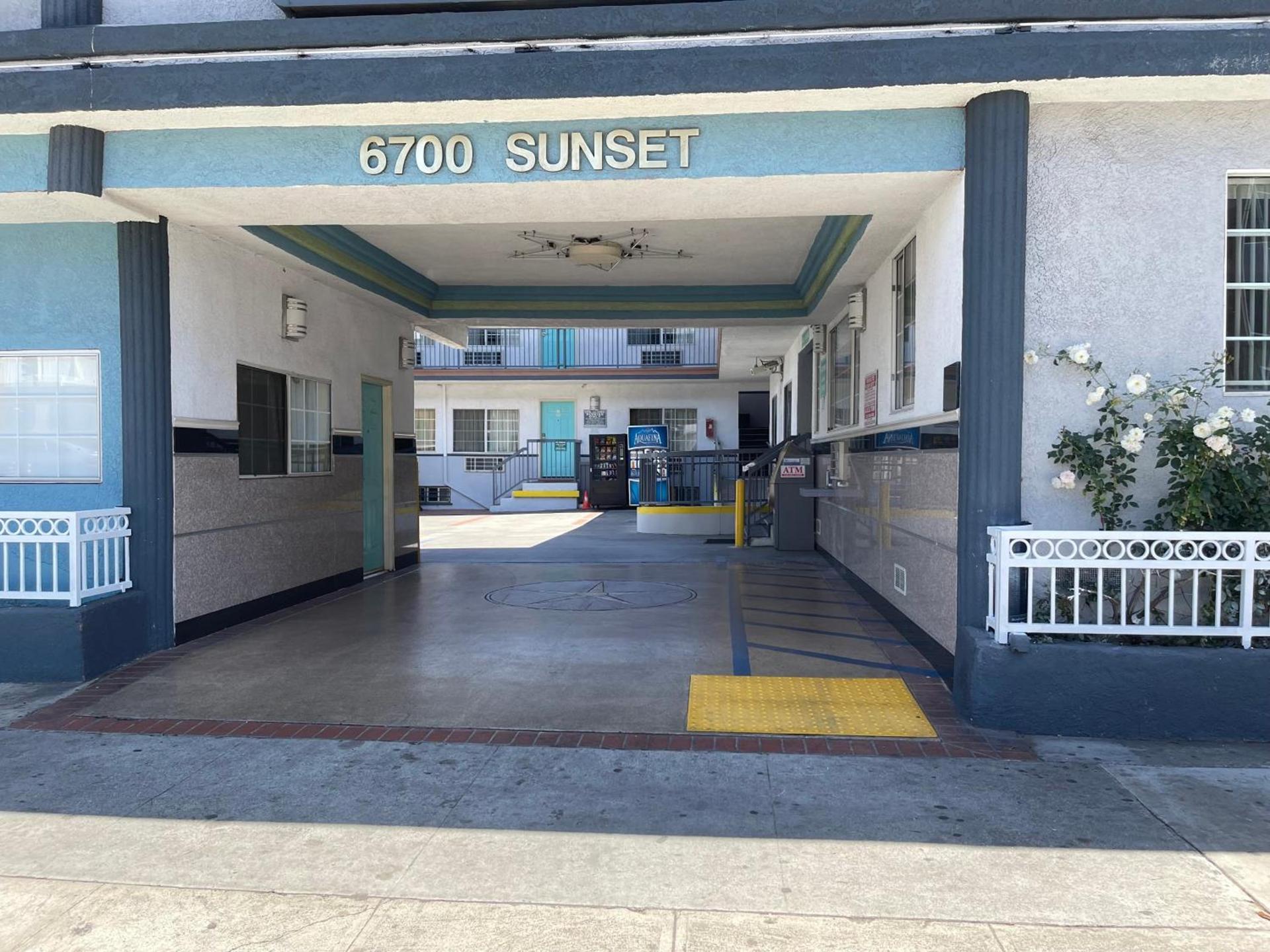 Hollywood Guest Inn photo 3