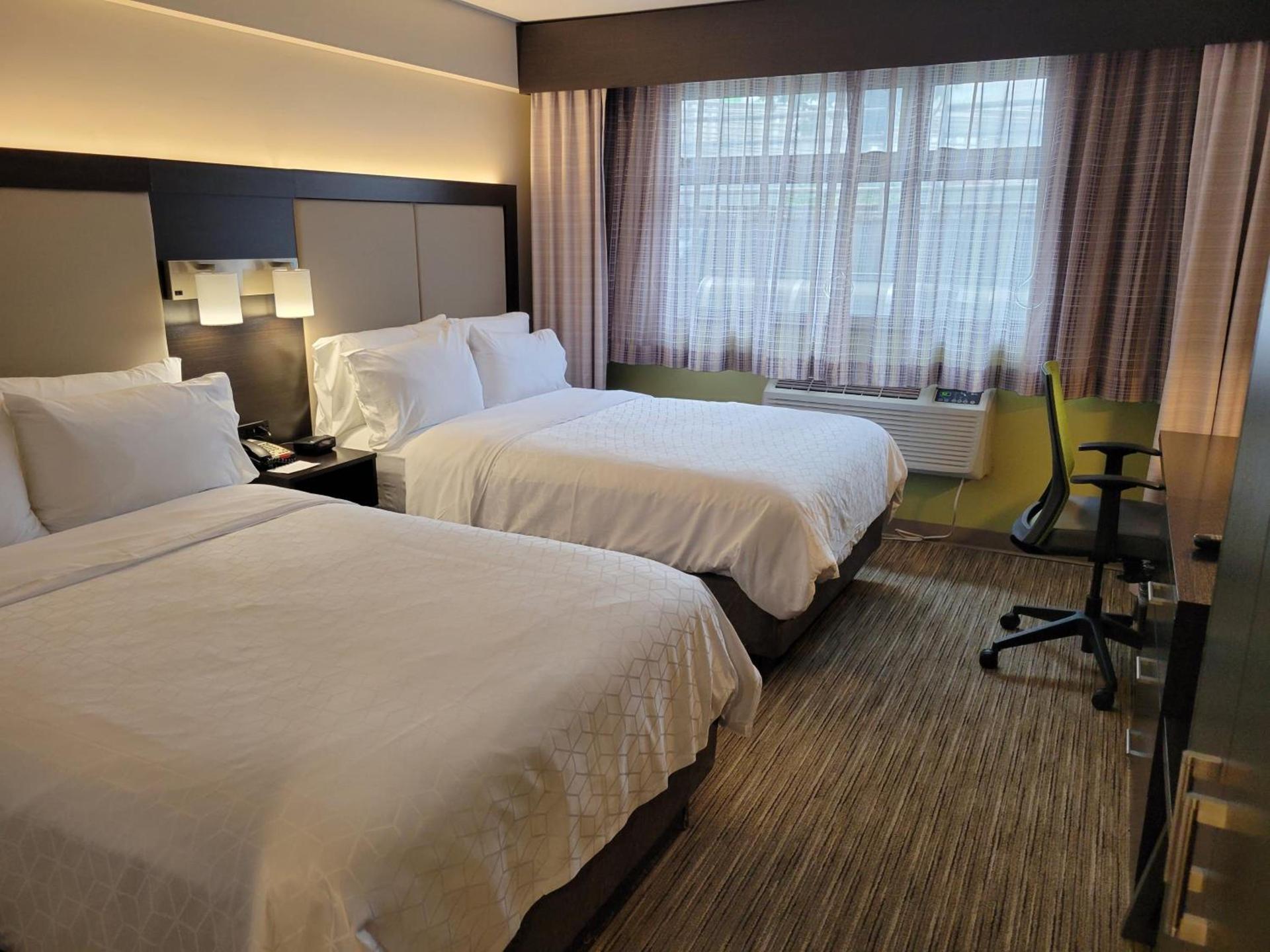 Holiday Inn Express Maspeth by IHG photo 28