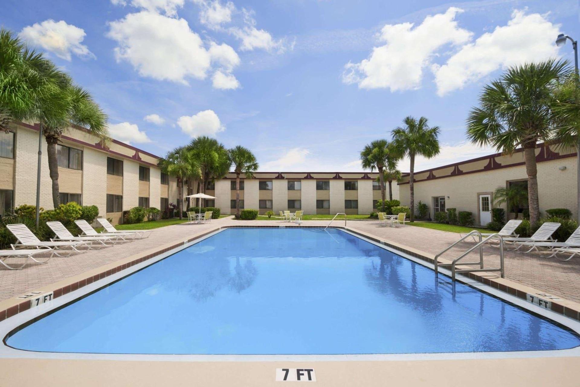 Space Coast Hotel Titusville-Kennedy Space Center photo 19