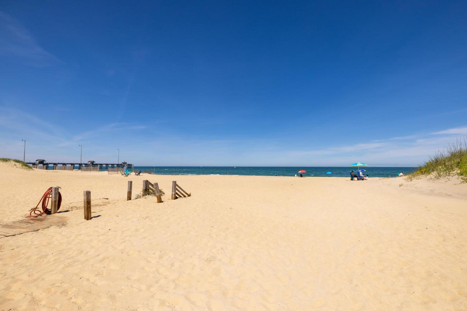 Dolphin Oceanfront Motel - Nags Head photo 2