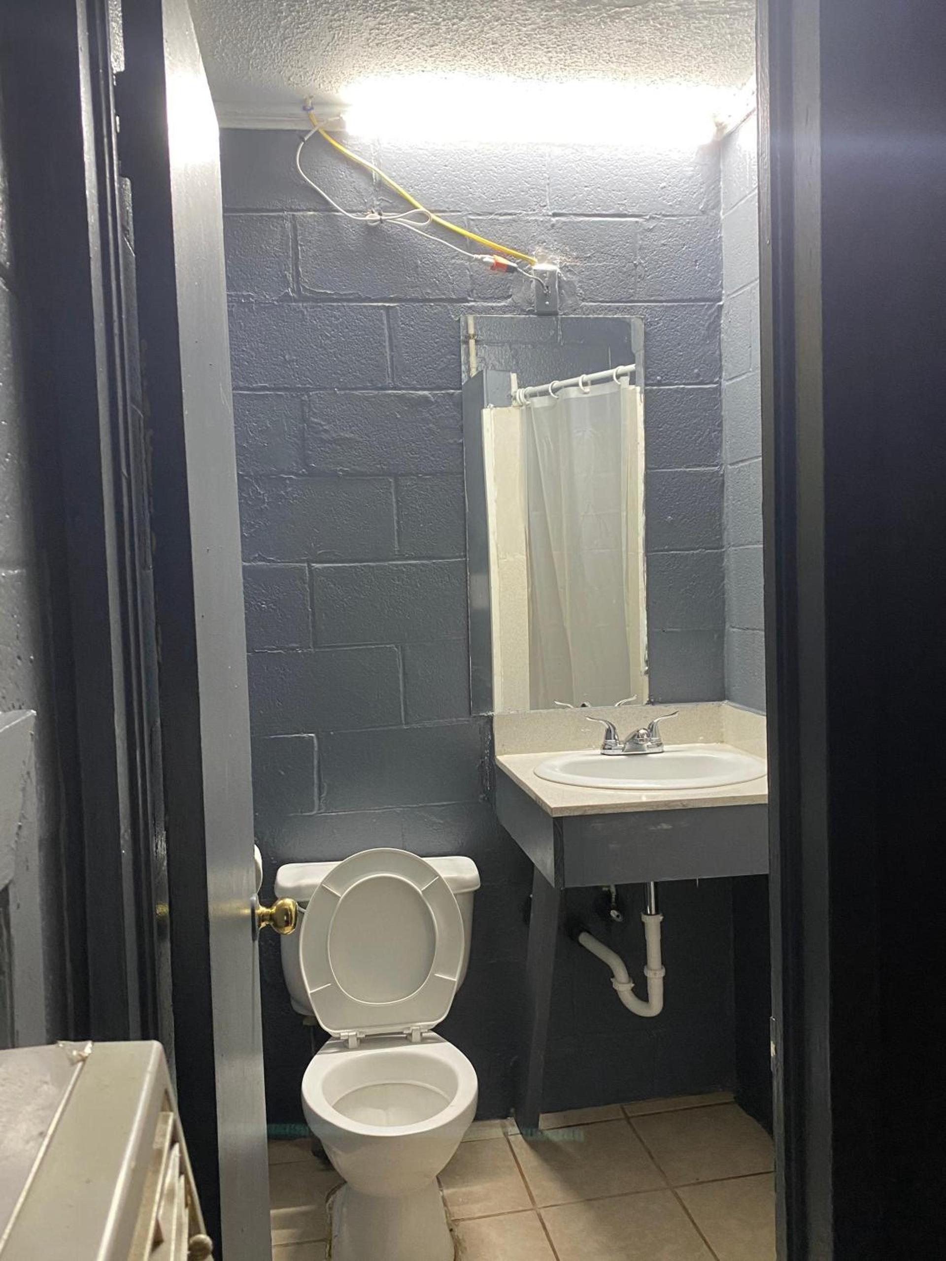 Budget Inn photo 15