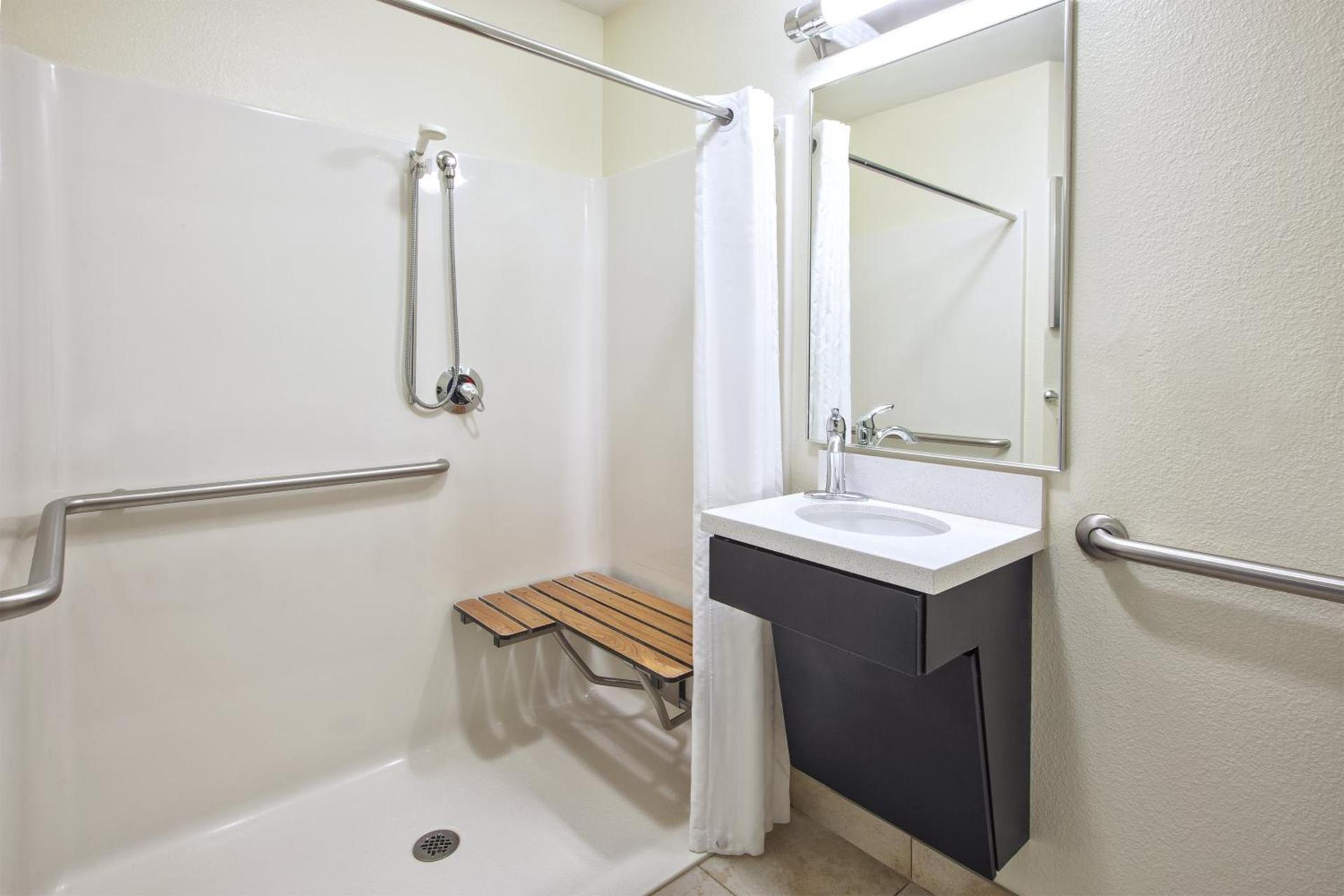 Candlewood Suites Indianapolis Airport by IHG photo 9