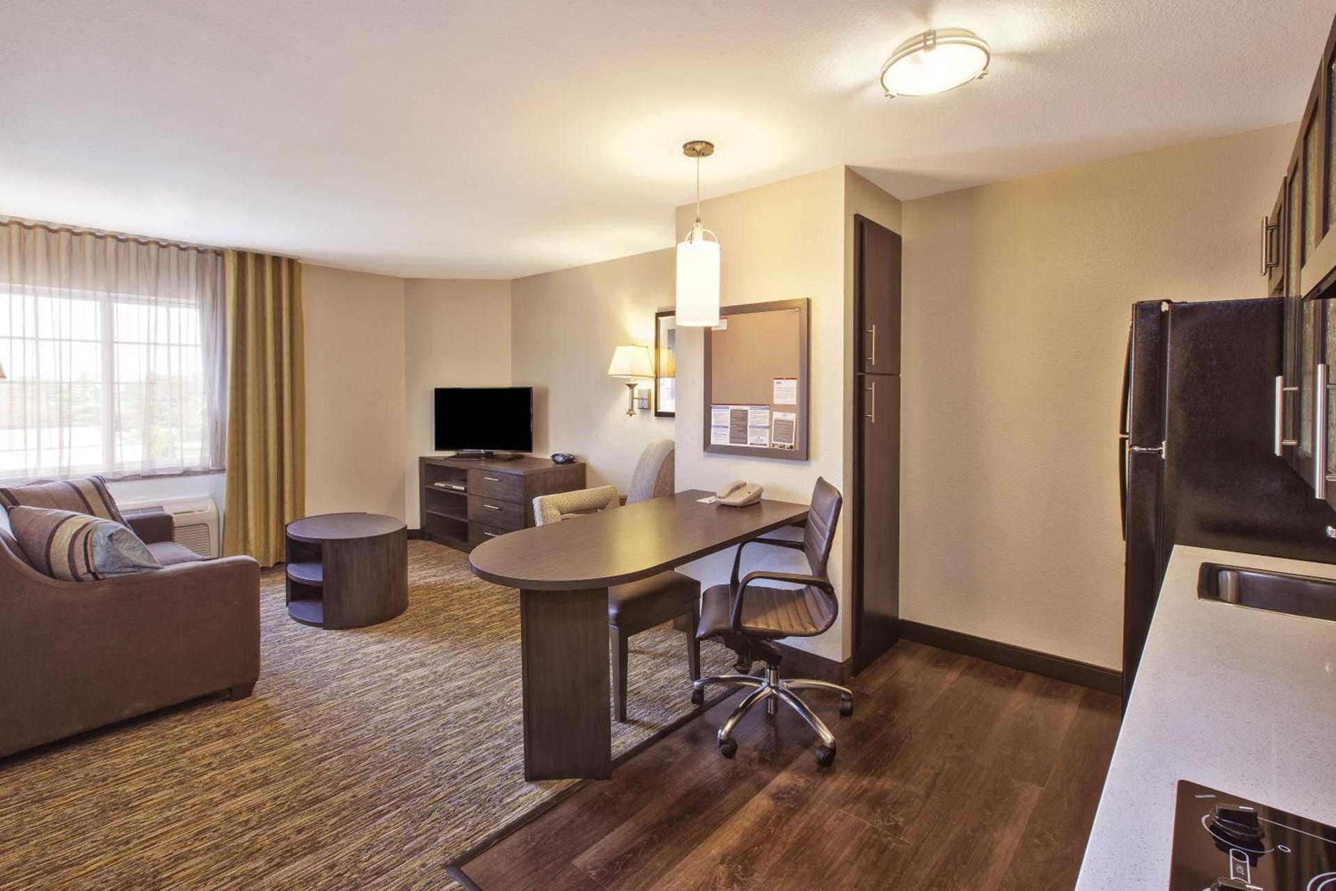 Candlewood Suites Indianapolis Airport by IHG photo 23