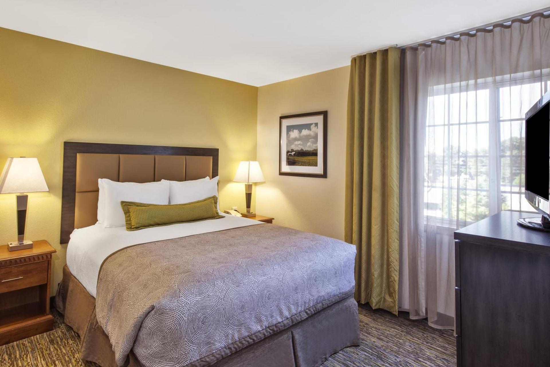 Candlewood Suites Indianapolis Airport by IHG photo 26