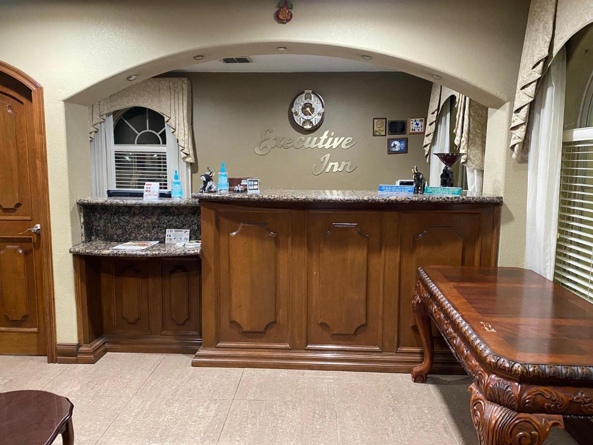 Cotulla Executive Inn photo 5