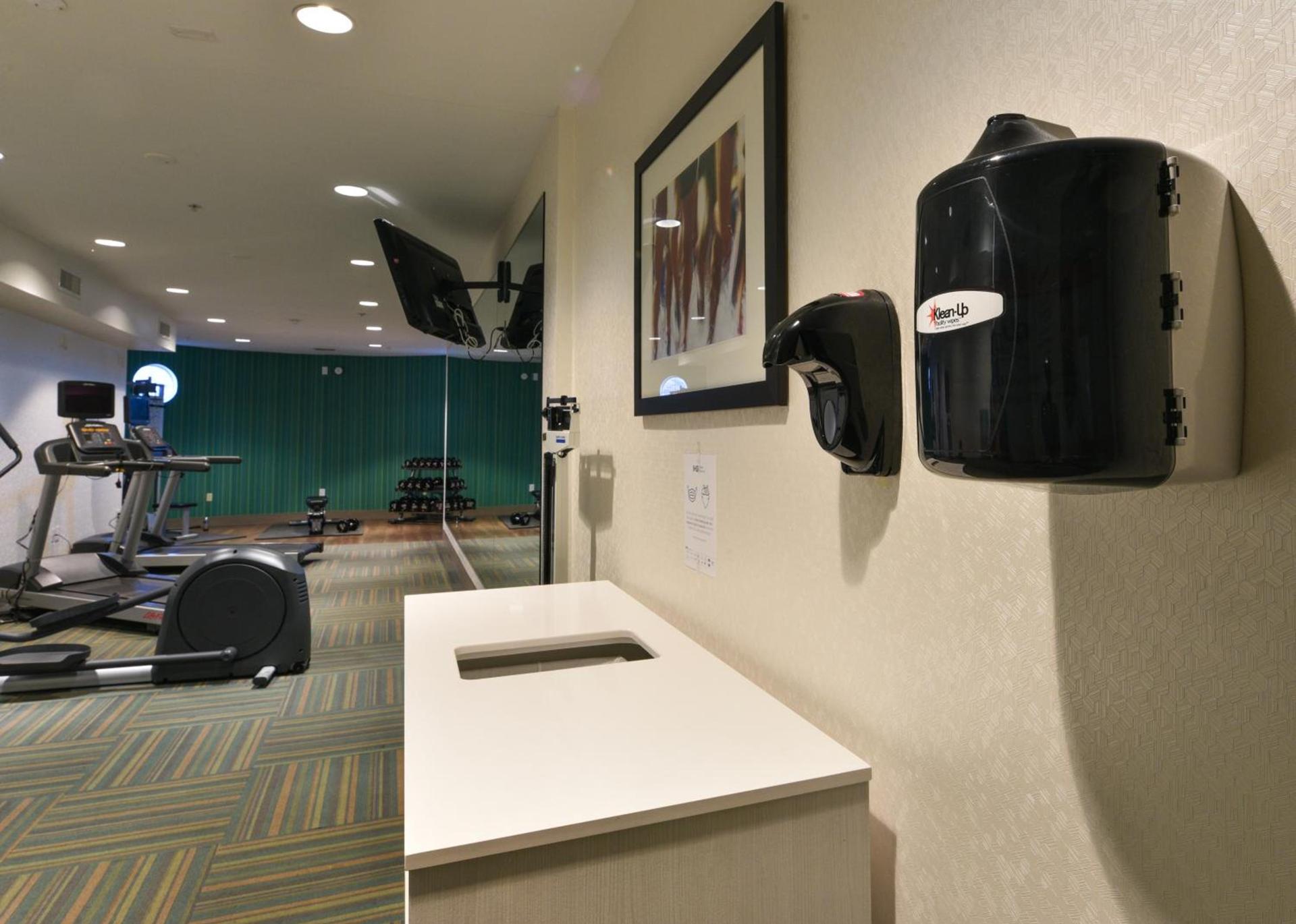 Holiday Inn Express & Suites Corona by IHG photo 12