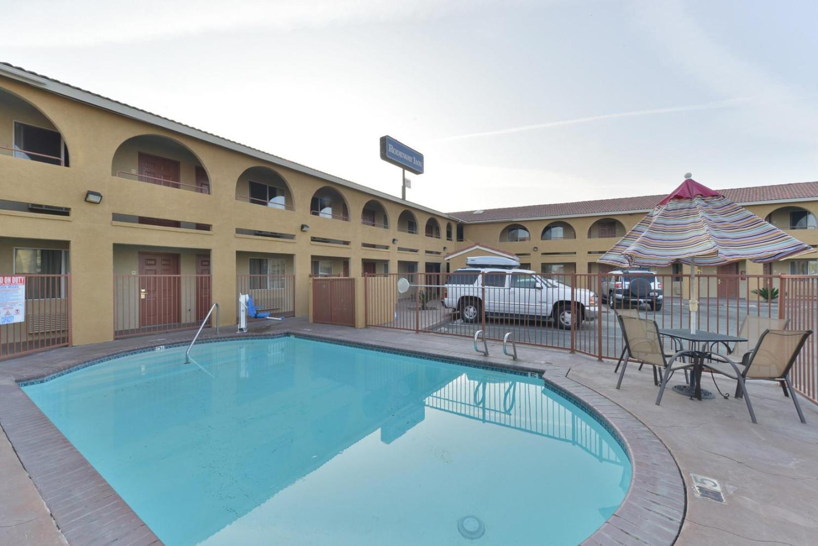 Rodeway Inn Delano photo 31